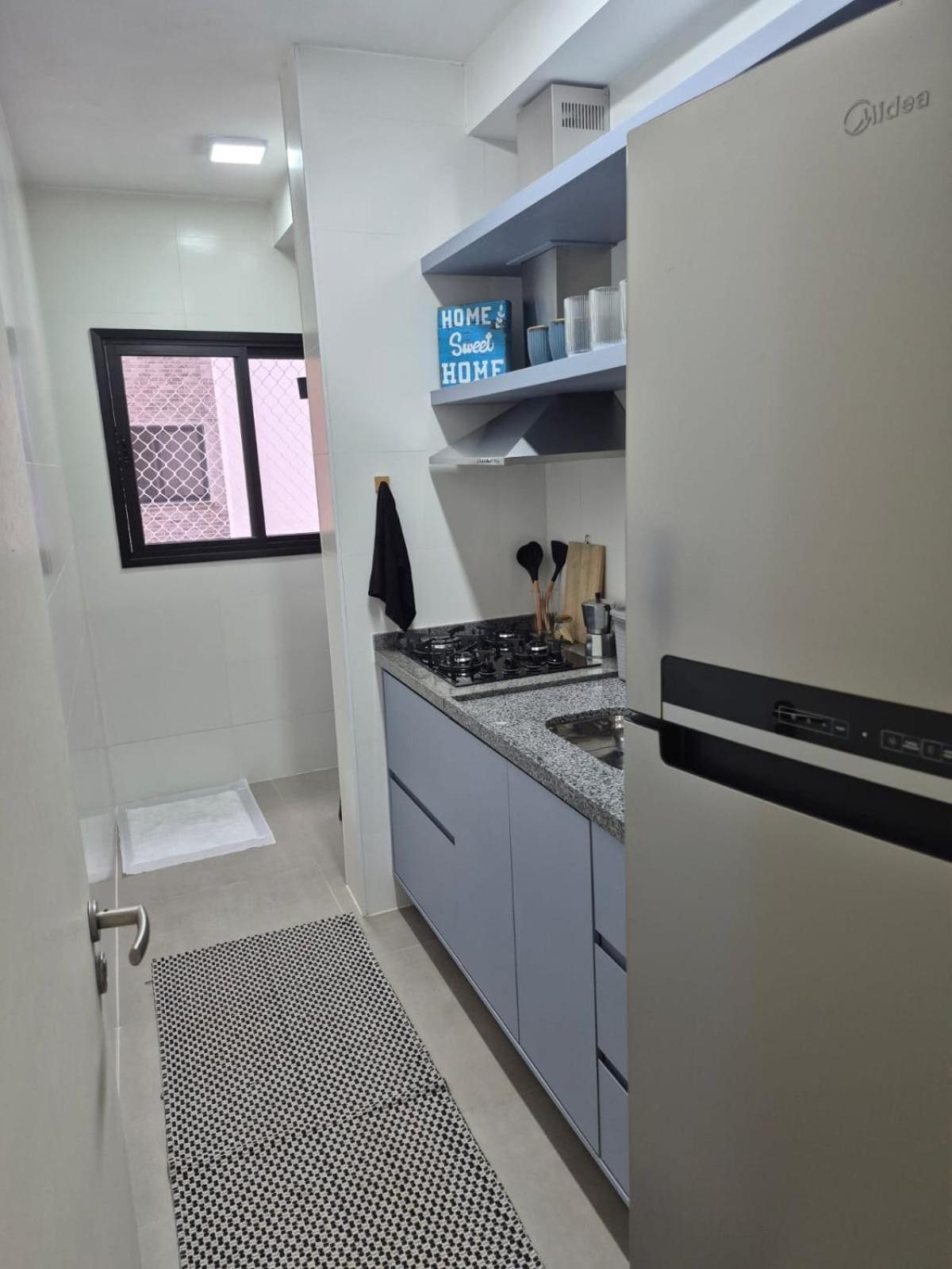 Apartamento - Praia Martins de Sá - 50 metros da praia