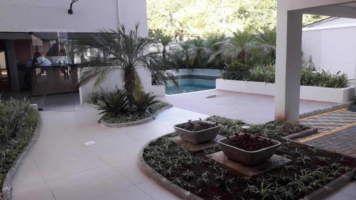 Apartamento - Praia Martins de Sá - 50 metros da praia