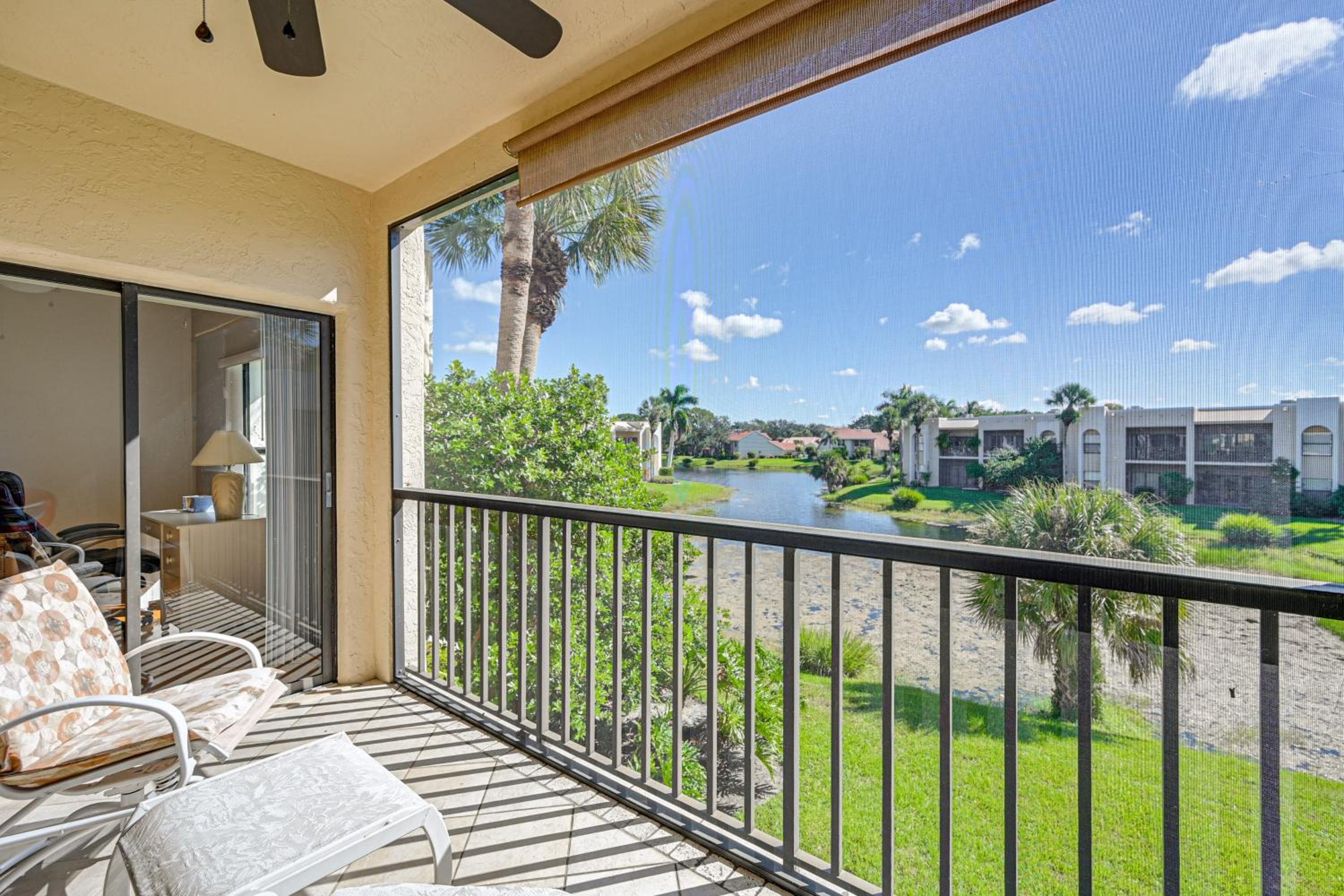Condo with Pool! 6 Mi to Beach and Dtwn Naples