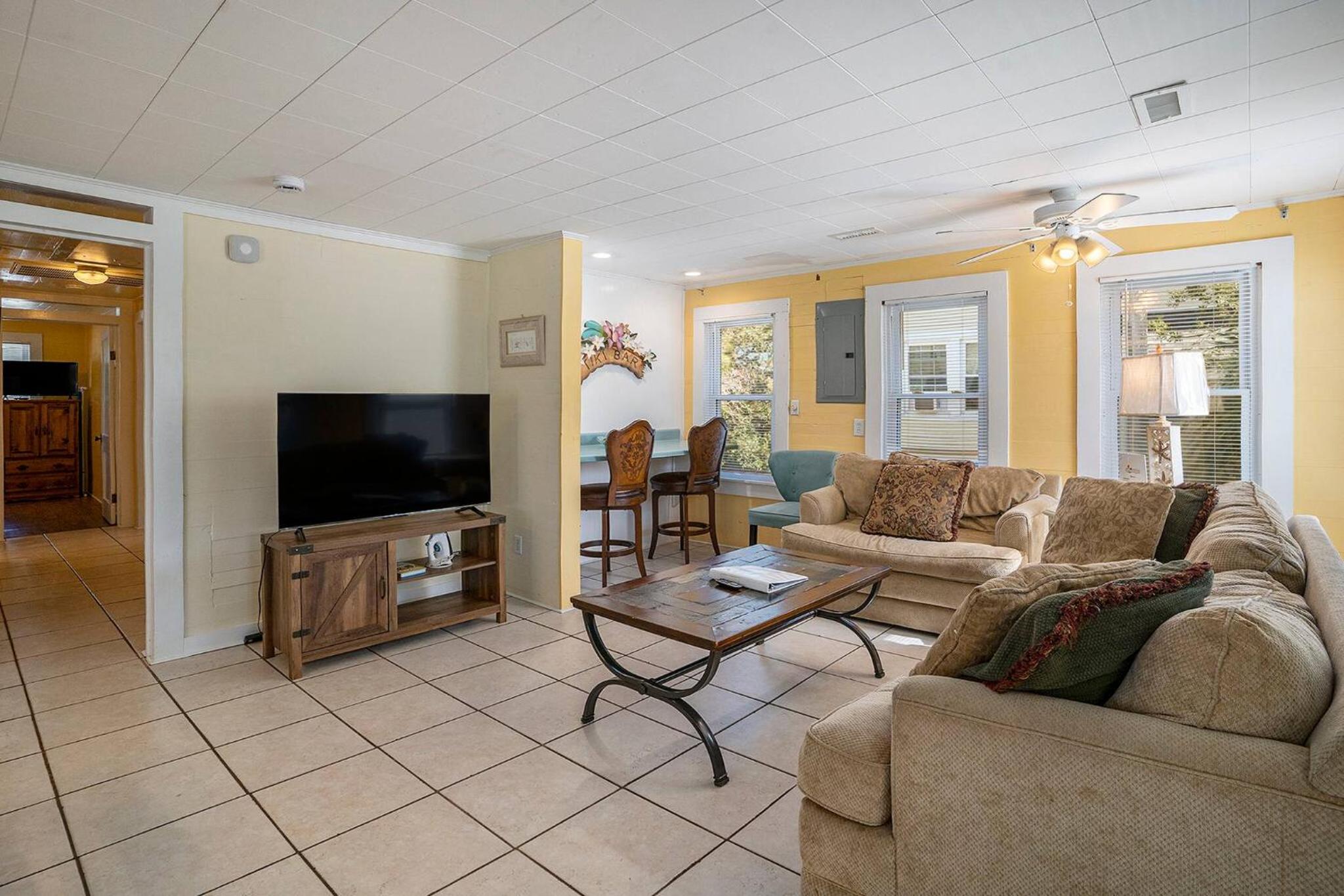 MyPlace on Holly 10 bdrms Slps 20,Private pool Beach Golf Hot Tub
