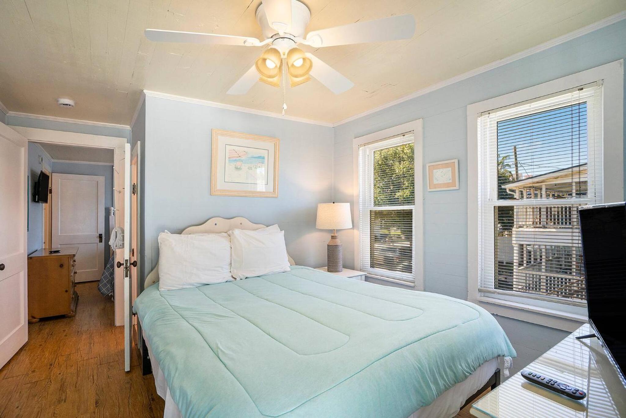 MyPlace on Holly 10 bdrms Slps 20,Private pool Beach Golf Hot Tub