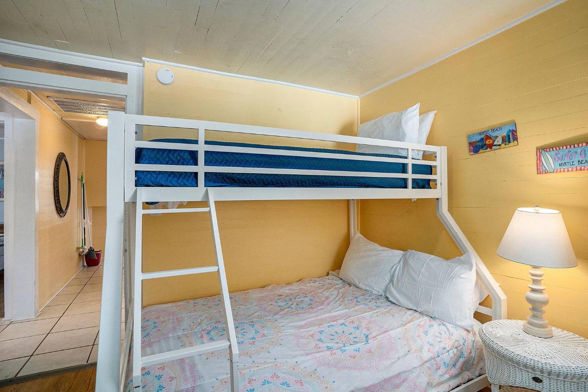 MyPlace on Holly 10 bdrms Slps 20,Private pool Beach Golf Hot Tub