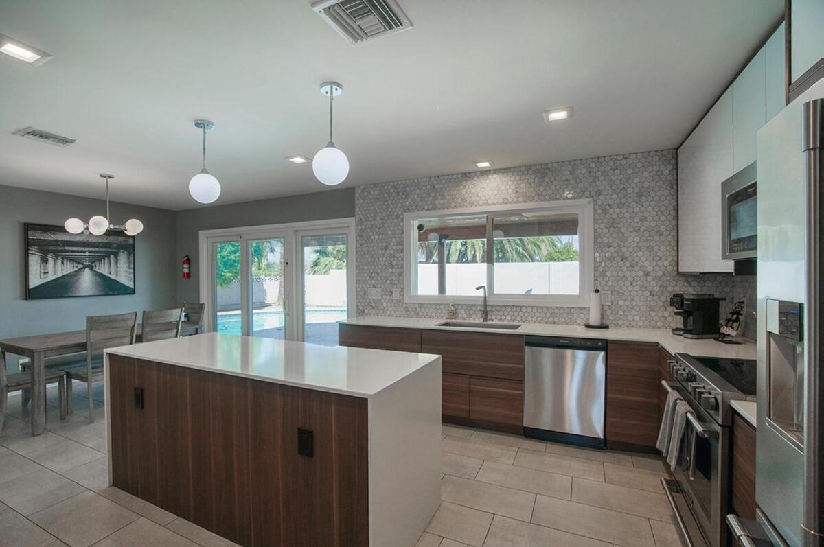 Beautiful Pool Home By Old Town, Sleep 14!