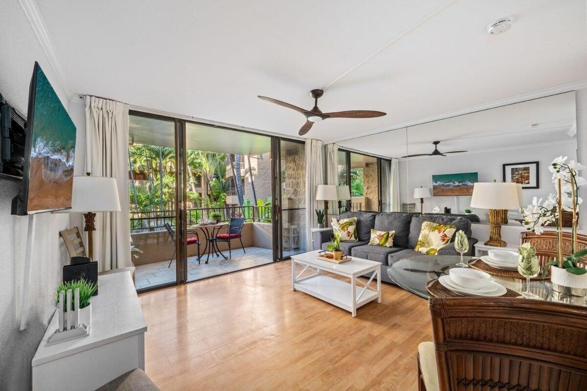 Paki Maui 217 · PM 217 Cozy 1BR Oceanfront Condo w Pool