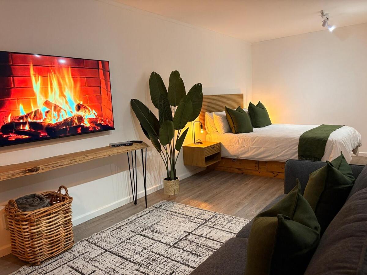 The 411 - Cape Town Modern Apartment with Table Mountain Views