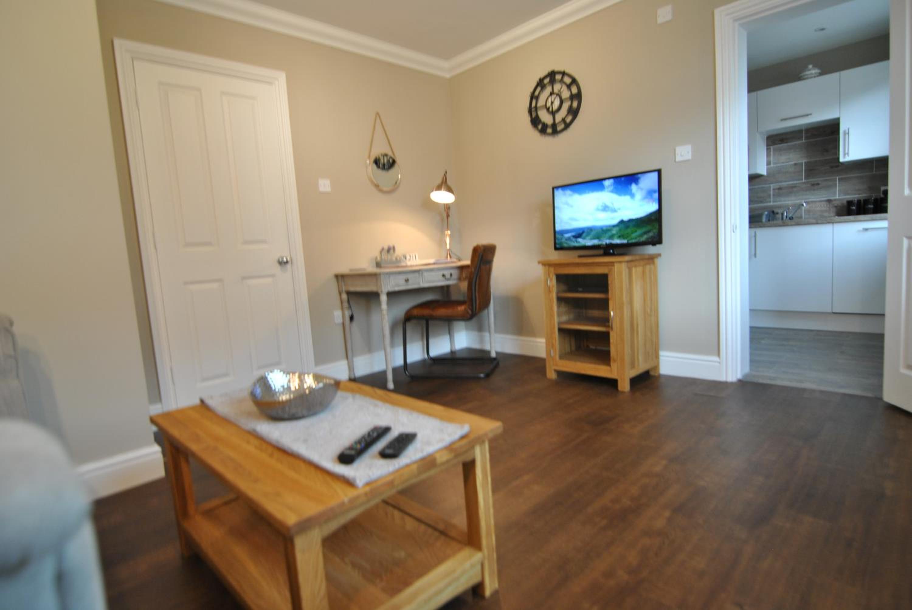 Lord Raglan House One Bedroom with Parking
