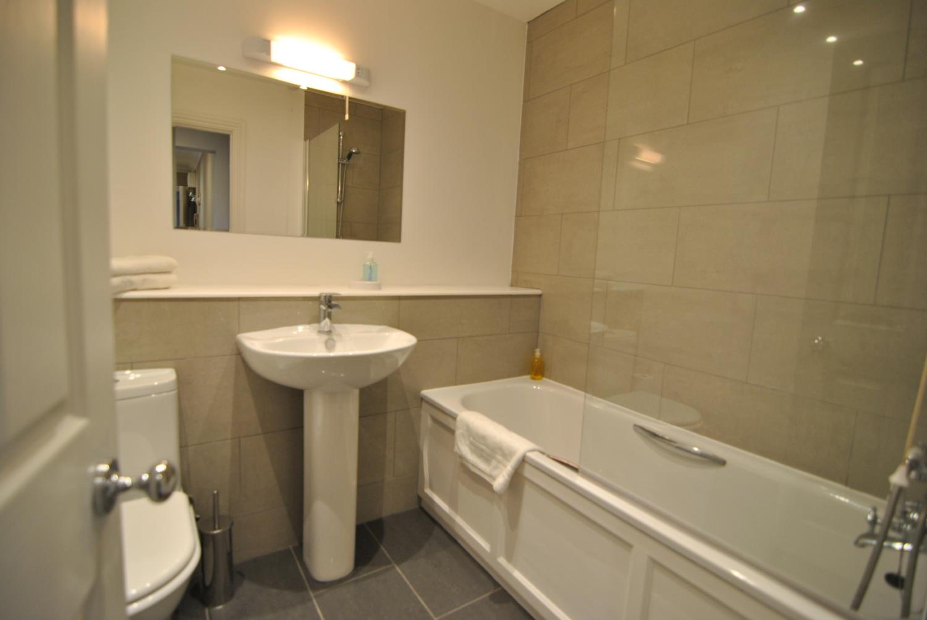 Lord Raglan House One Bedroom with Parking