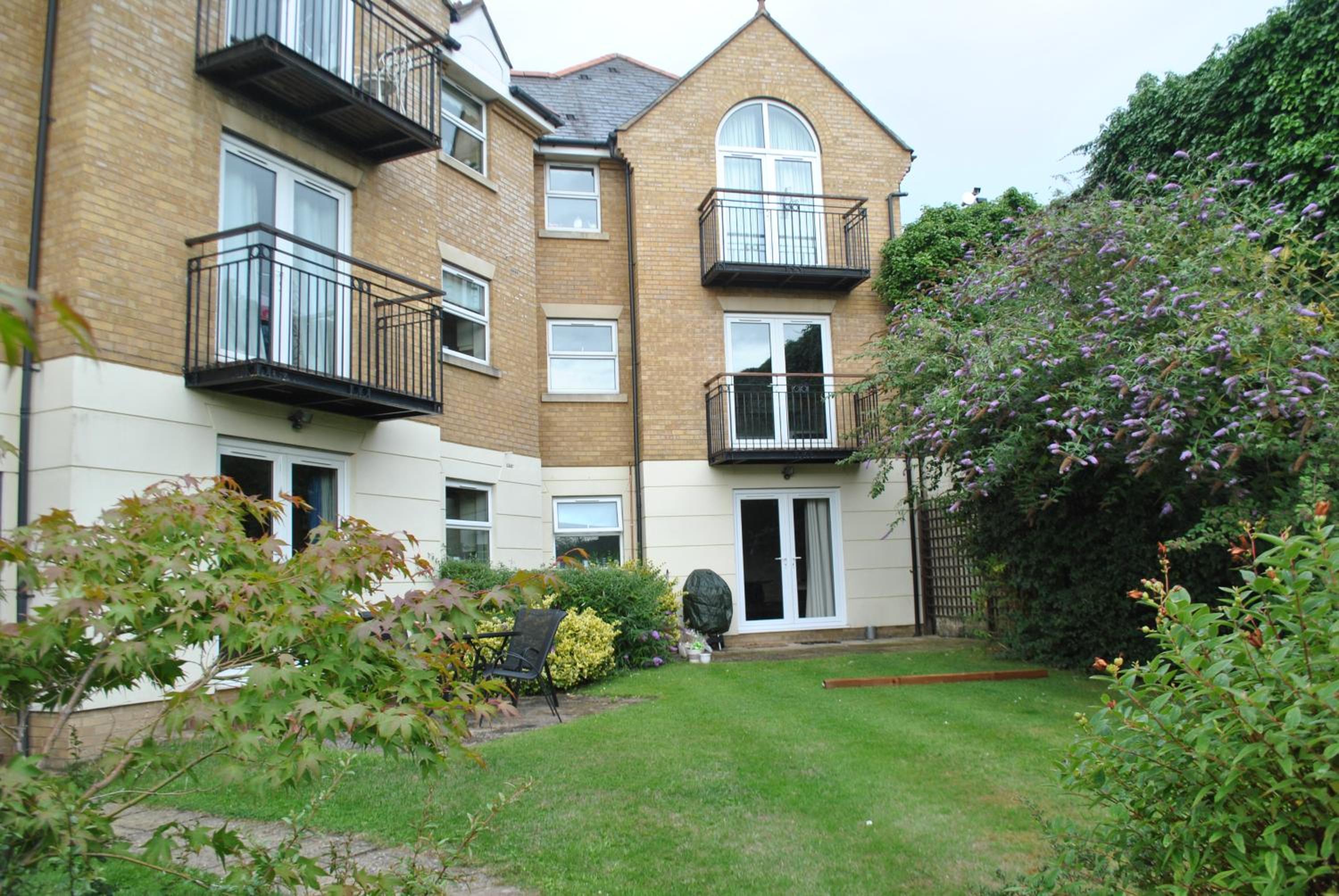 Lord Raglan House One Bedroom with Parking