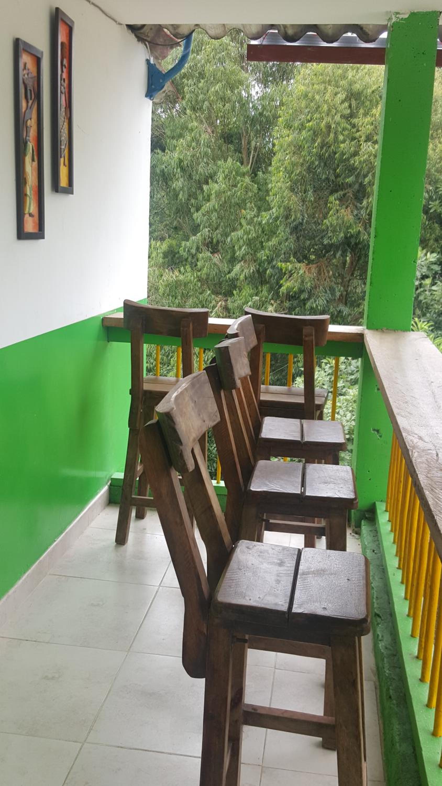 Hostal y Camping Los Girasoles