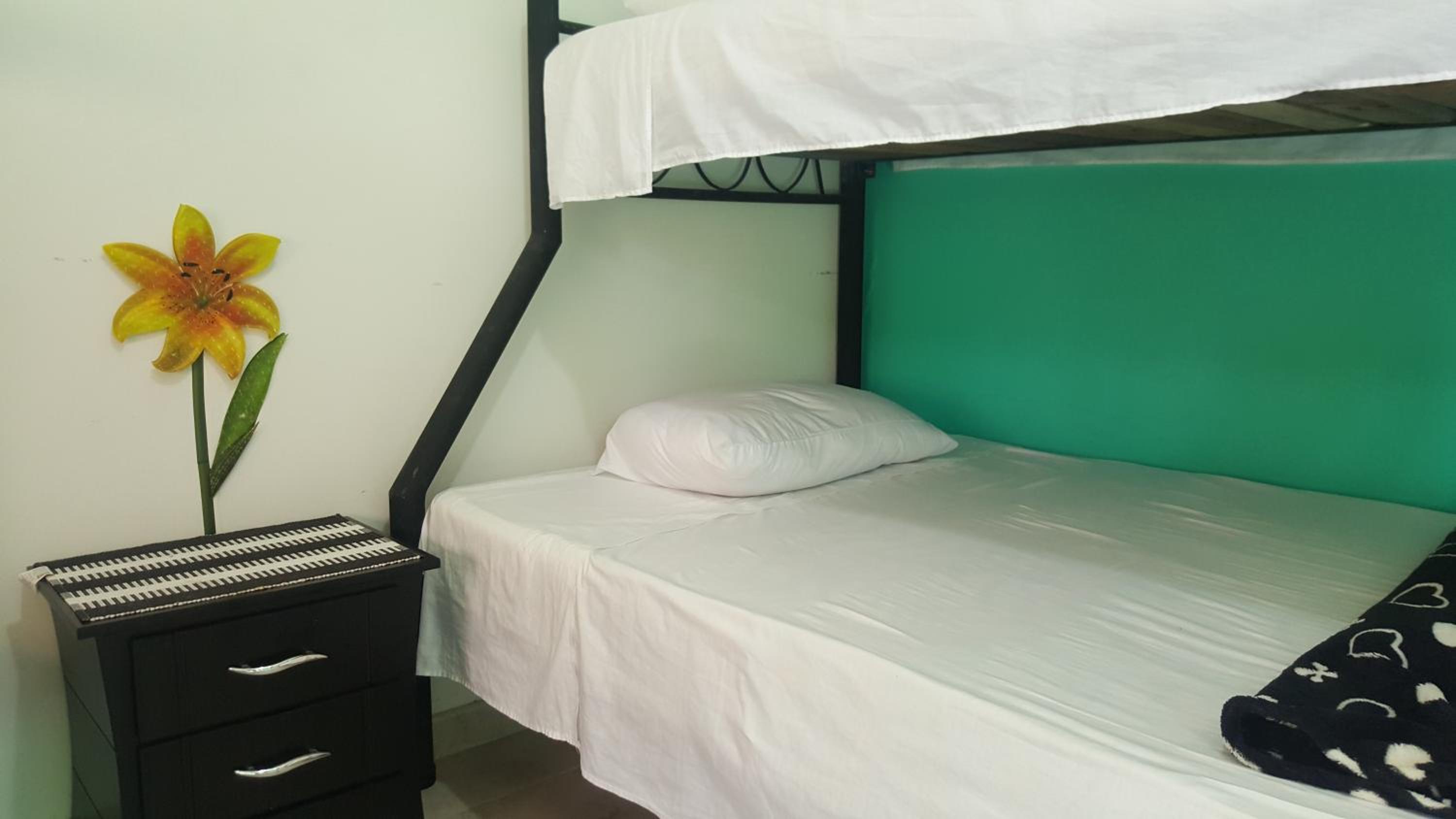 Hostal y Camping Los Girasoles