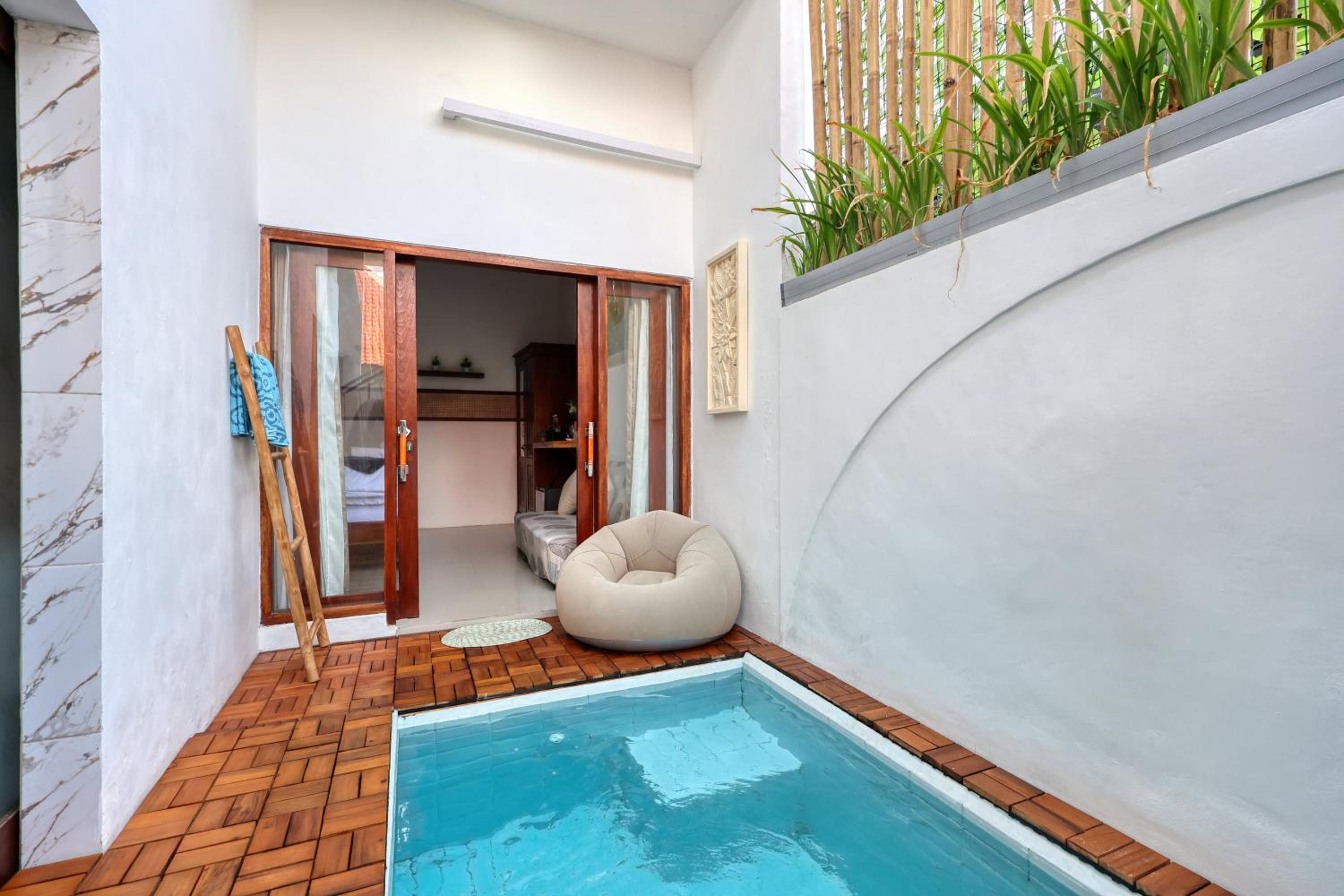 Rostin Mesari Villa
