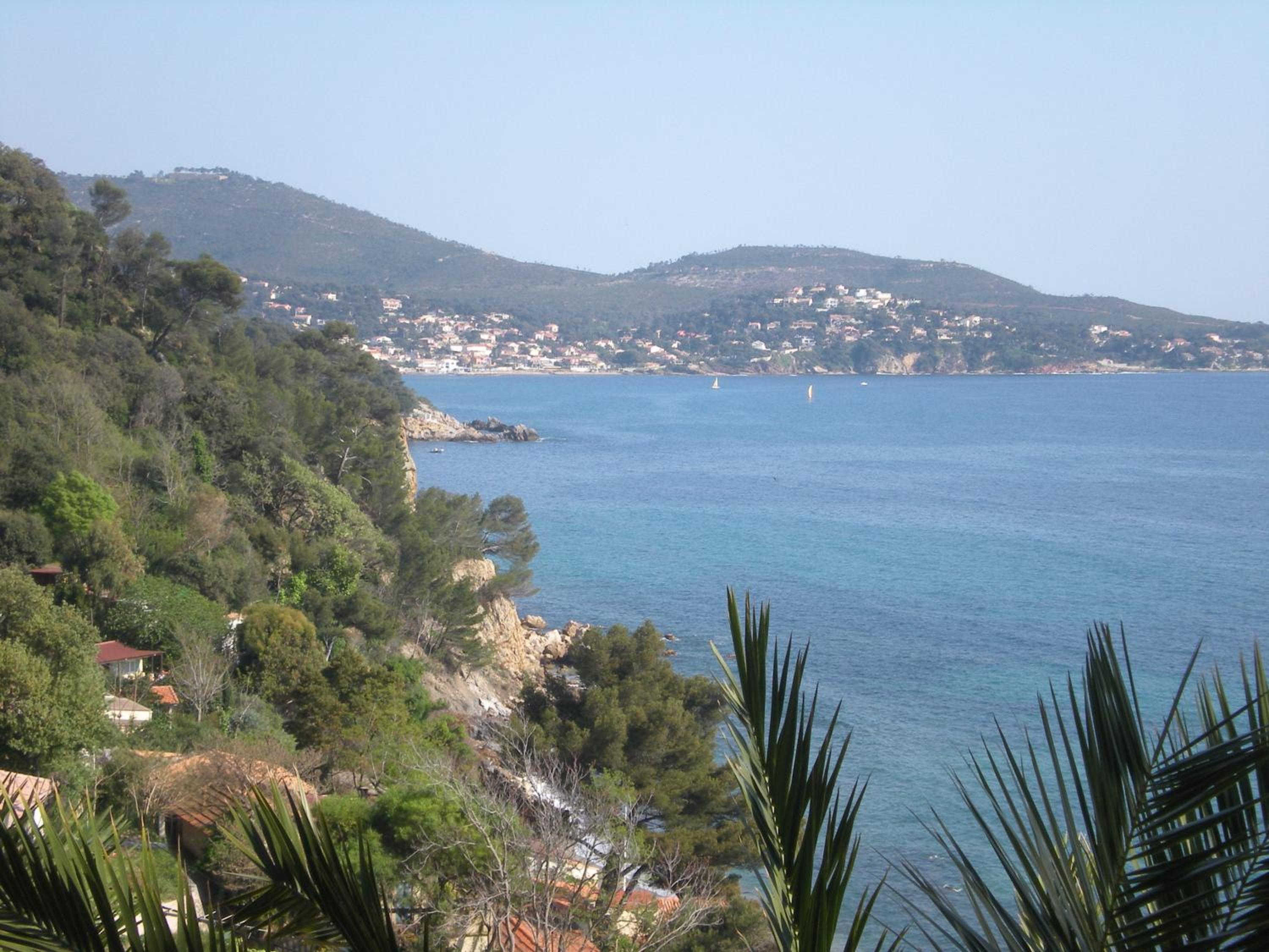 Eco-Lodge Lou Pantaï view 3