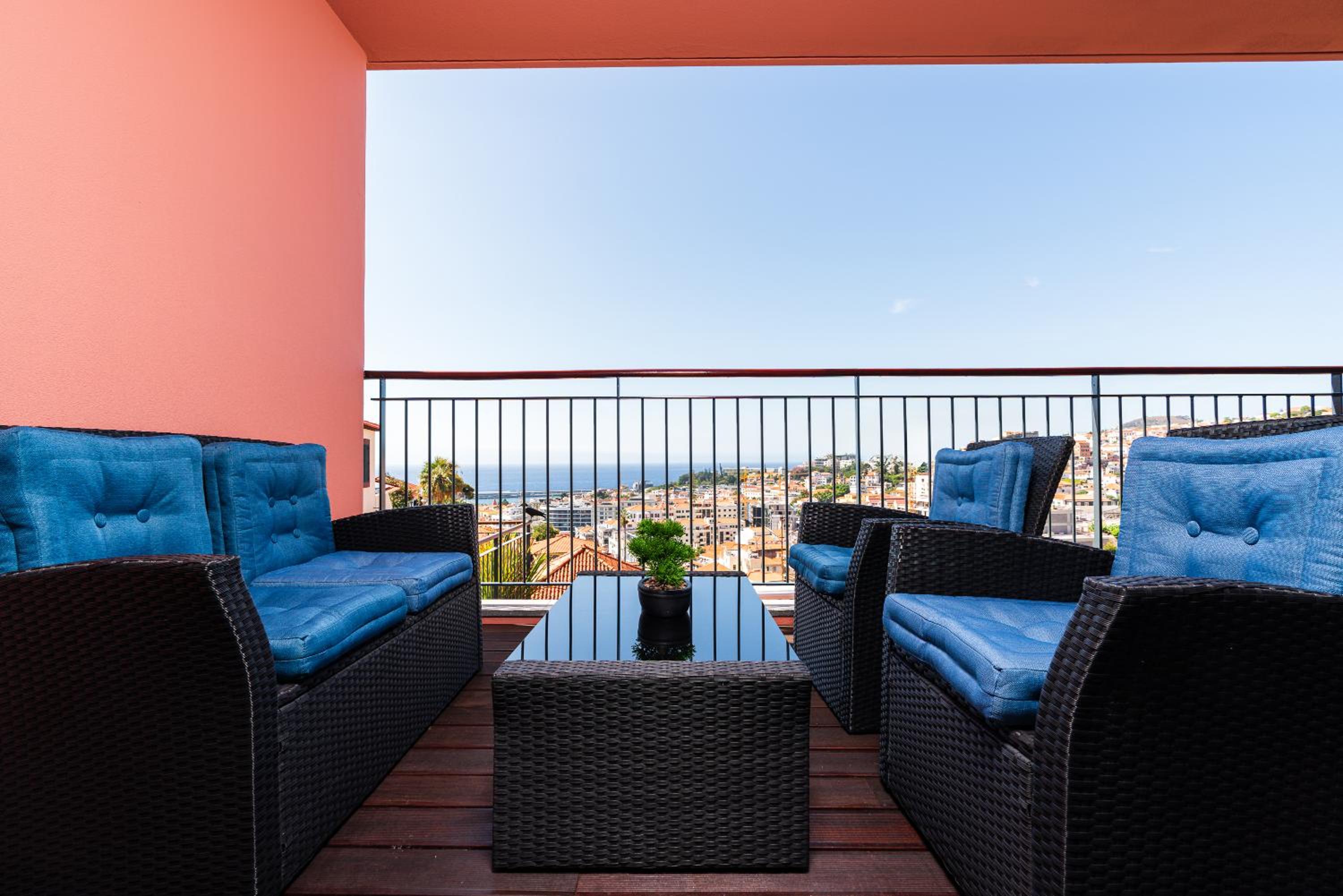 Mar e Sol Chic & Modern City Apartment