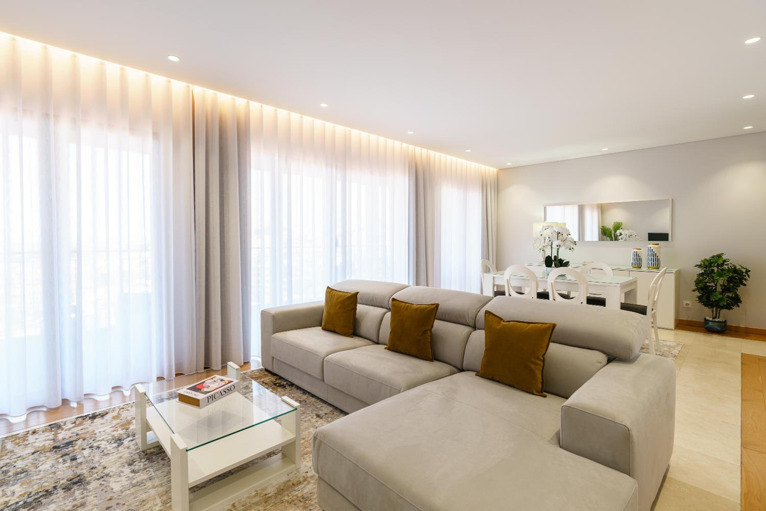 Mar e Sol Chic & Modern City Apartment