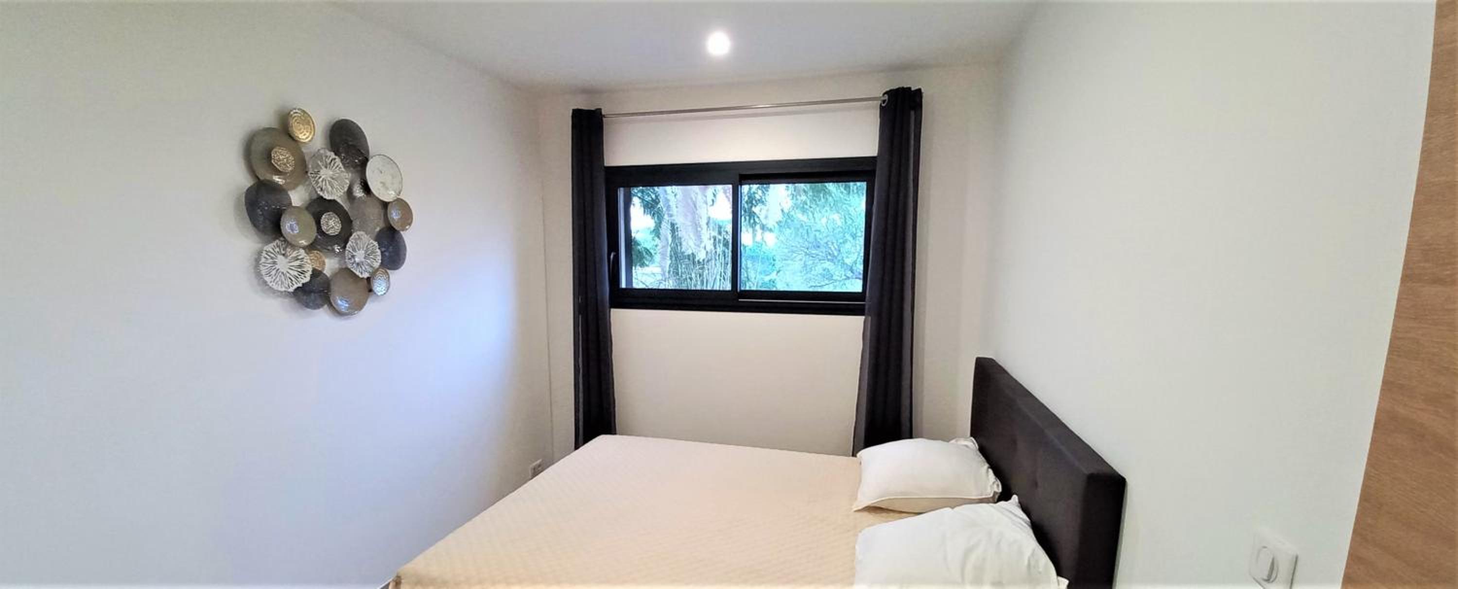 Luxueux appartement dans propriété contemporaine, jardin privatif, piscine