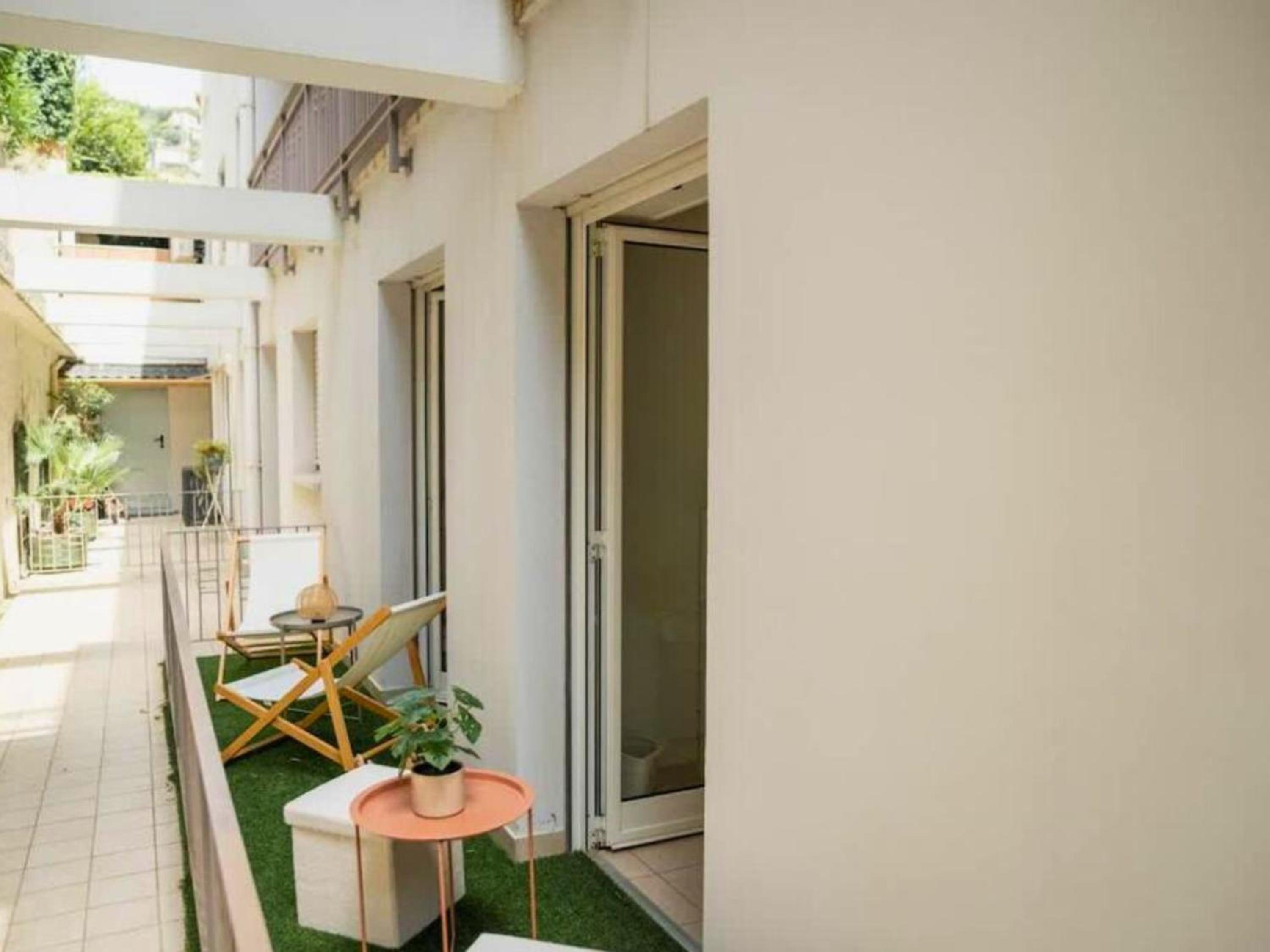 Le Cocon - 5 min to Monaco - Ideal couple or business - Free private parking - Near events - Terrace and balcony - Premium services