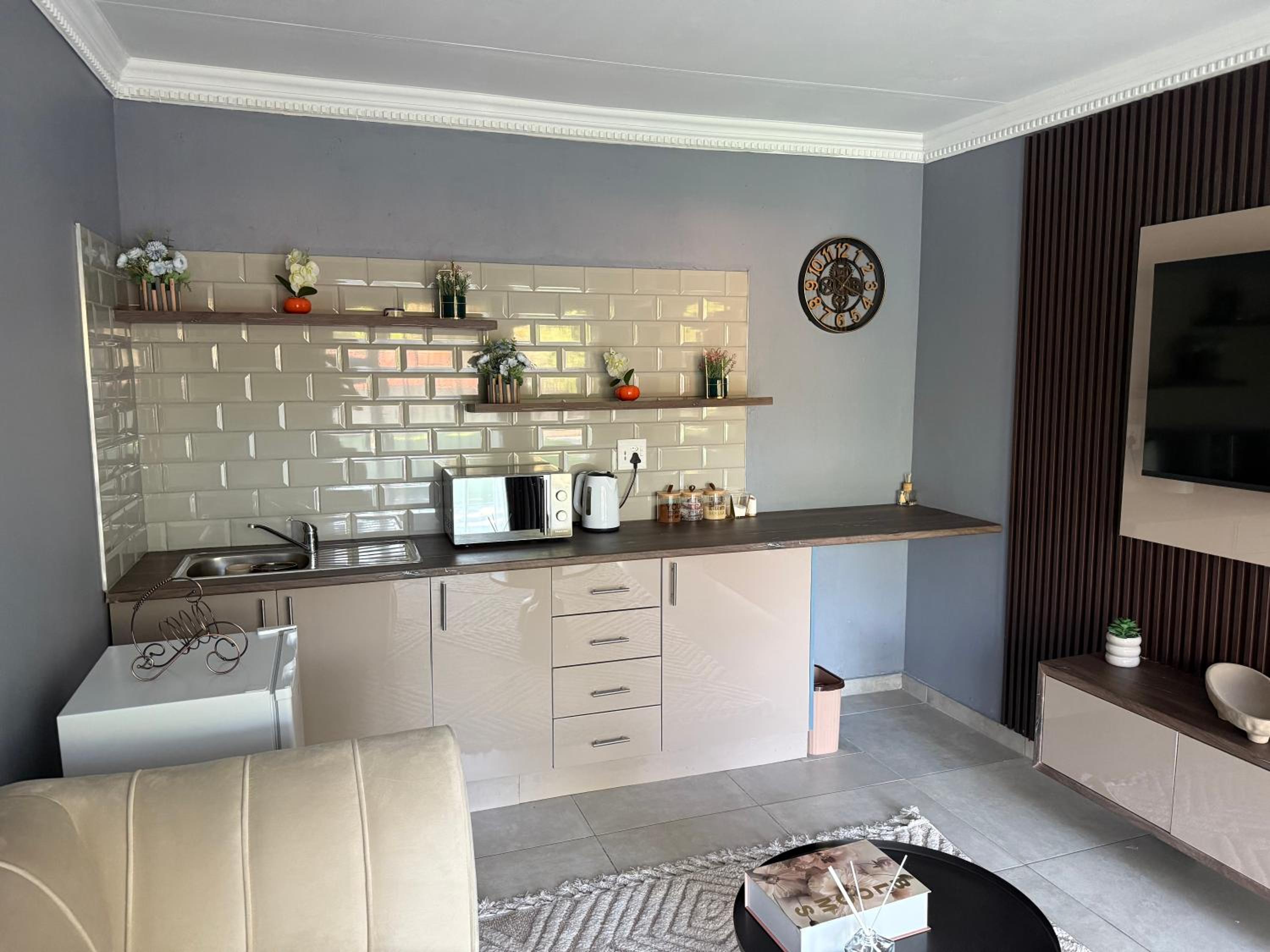 UbuntuLifeStyleEstate-Premium Suite