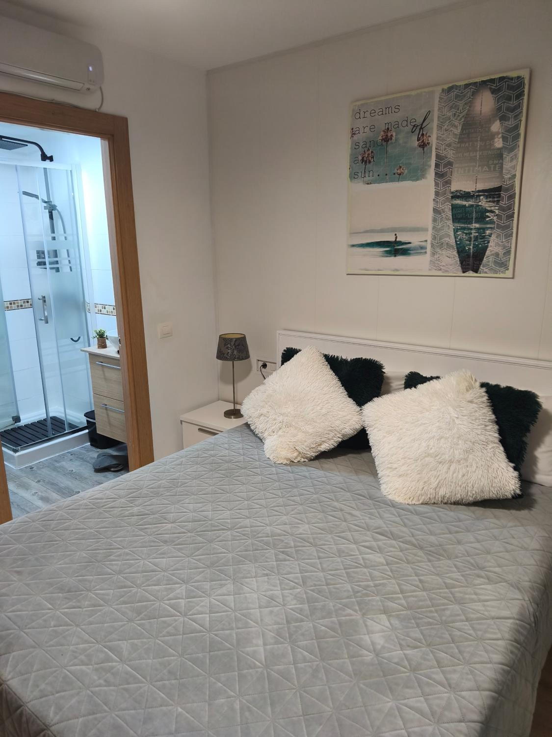 Apartamento nuevo con parking y piscina gratis