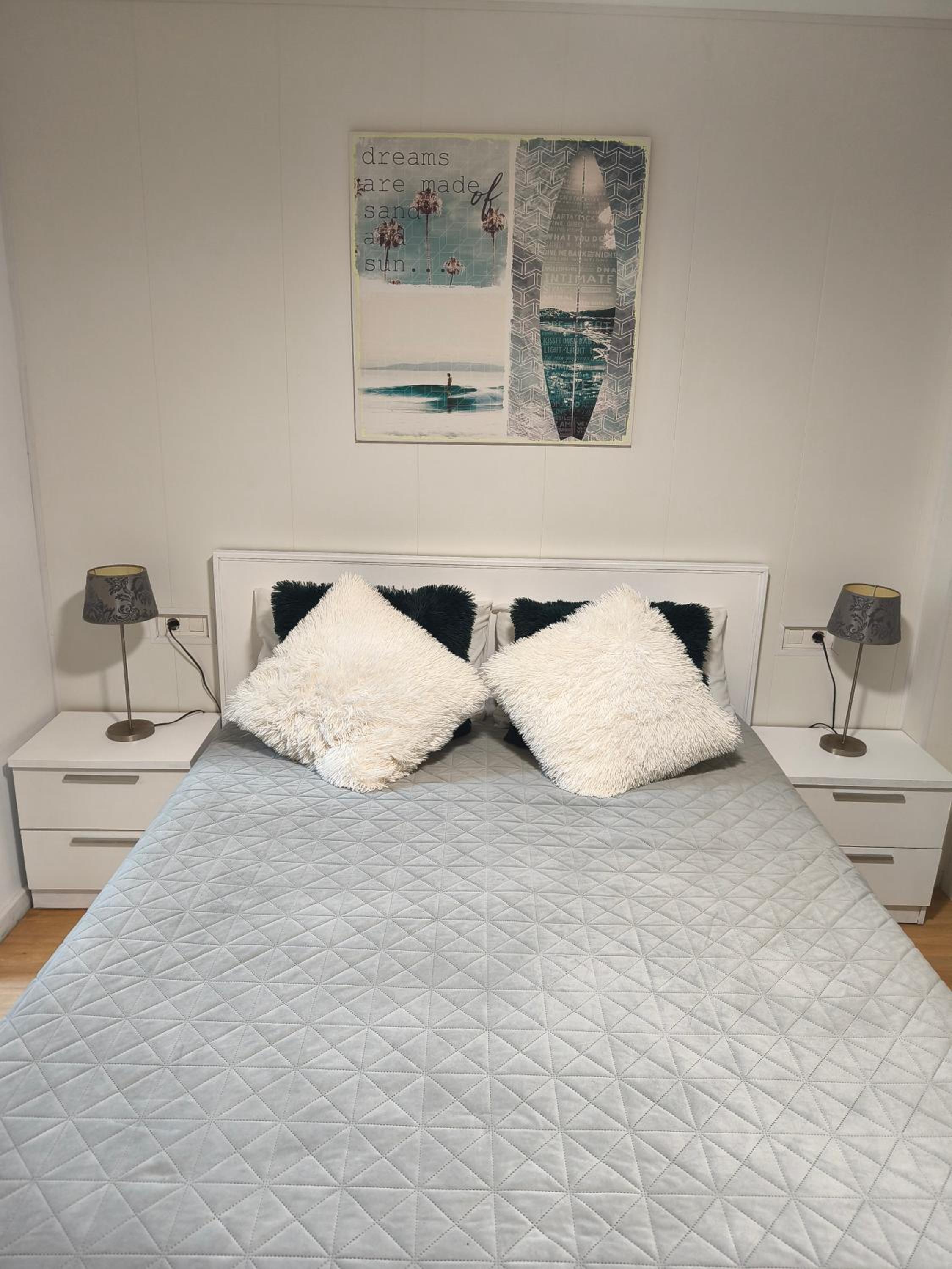 Apartamento nuevo con parking y piscina gratis