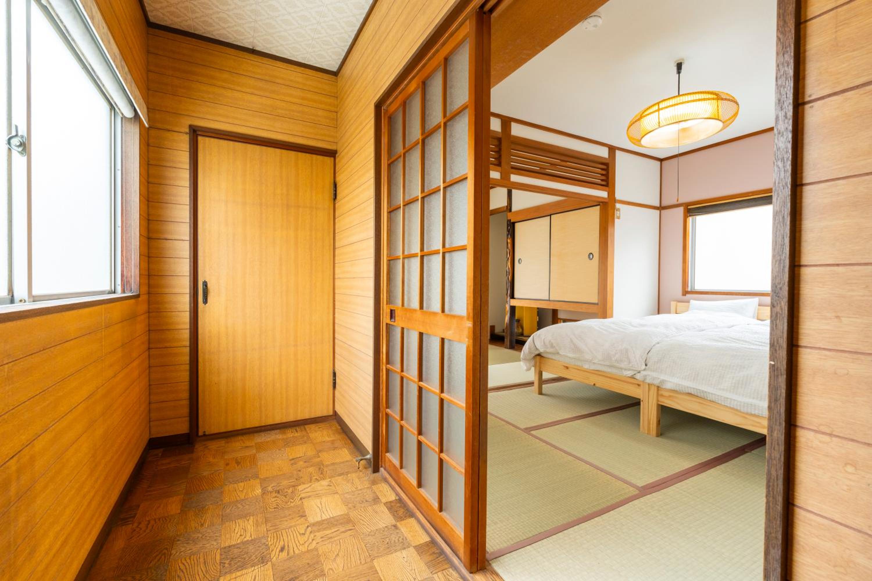BUSON A cozy Japanese House upto 8 Guests and Close to Station