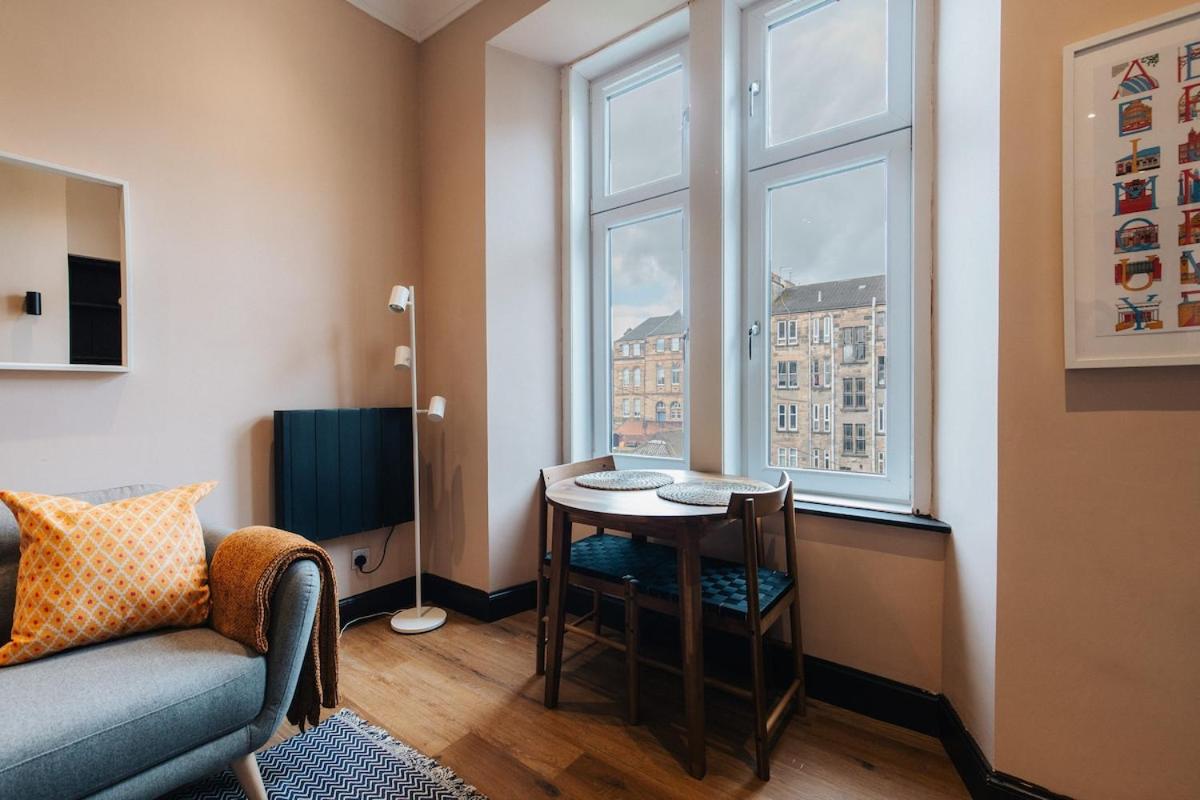 Fresh Stylish West End Flat