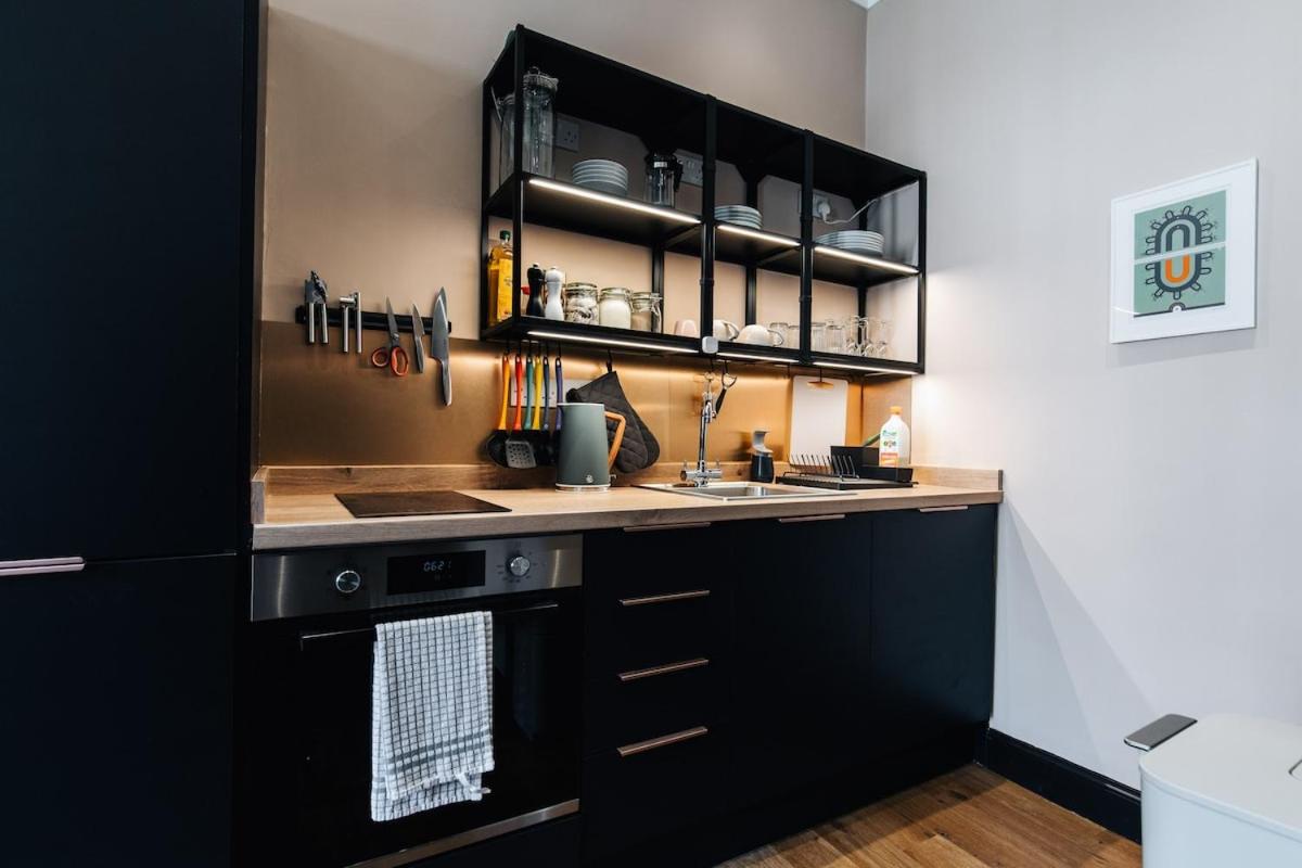 Fresh Stylish West End Flat