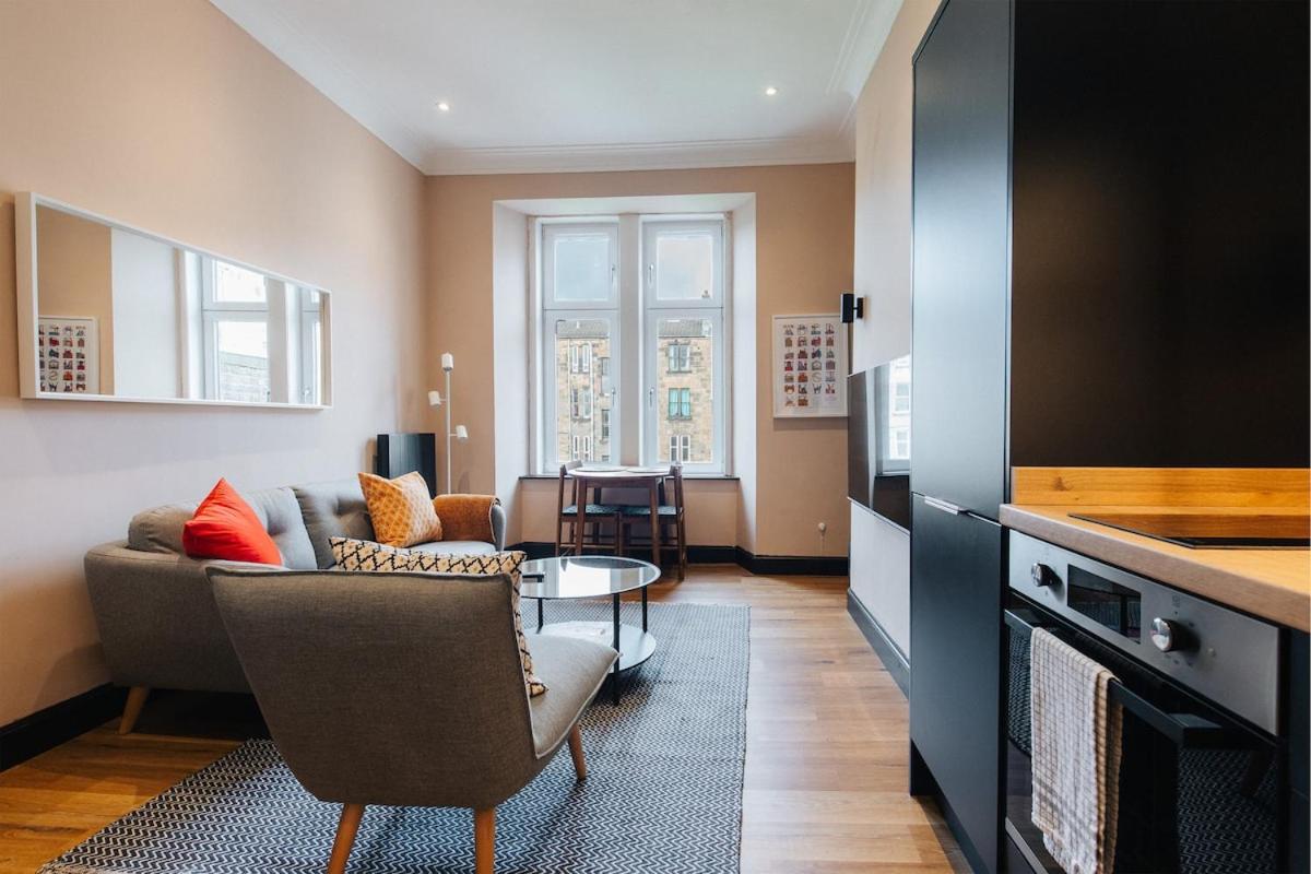 Fresh Stylish West End Flat