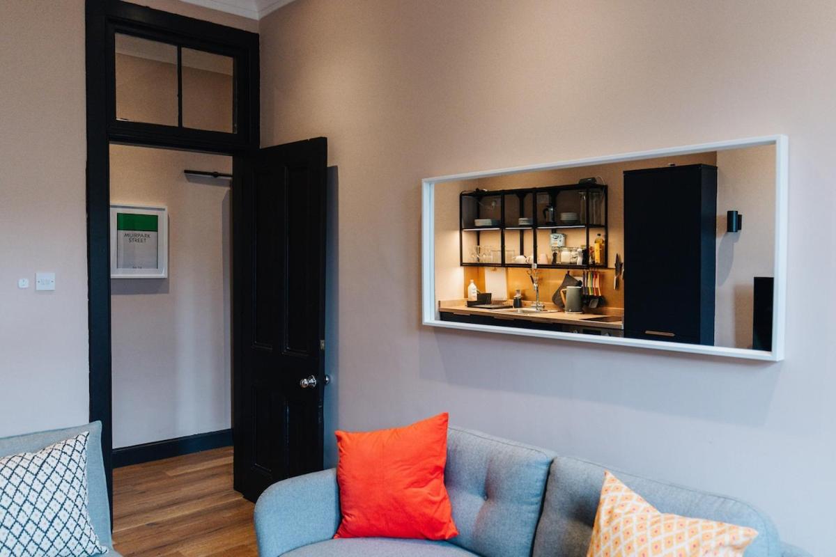 Fresh Stylish West End Flat