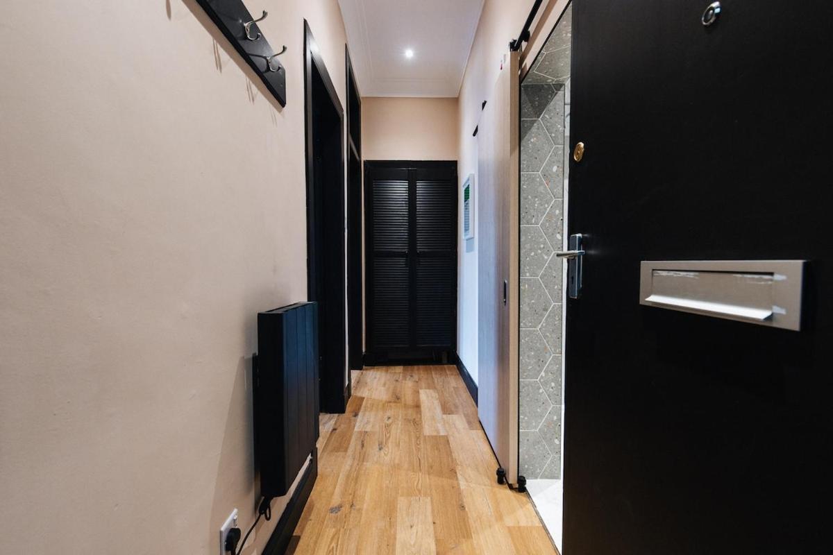 Fresh Stylish West End Flat