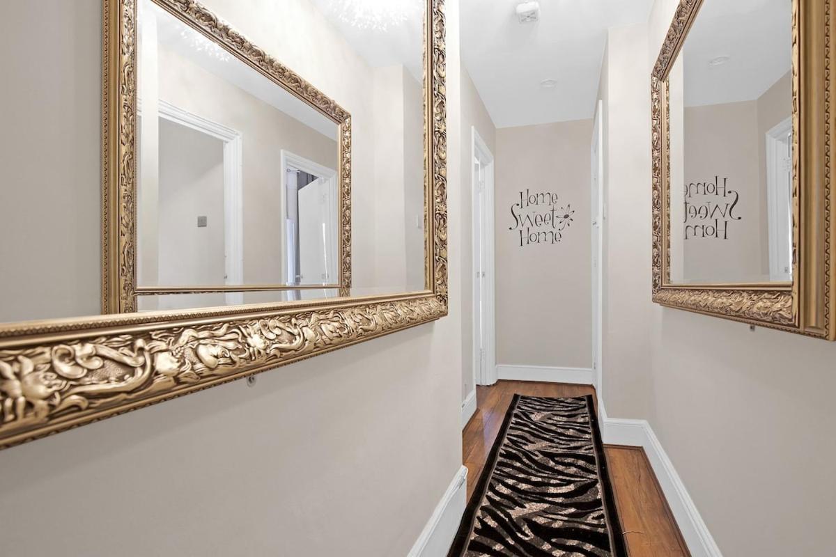 Modern 3 BR Flat Near Tube-Westfield & Central London