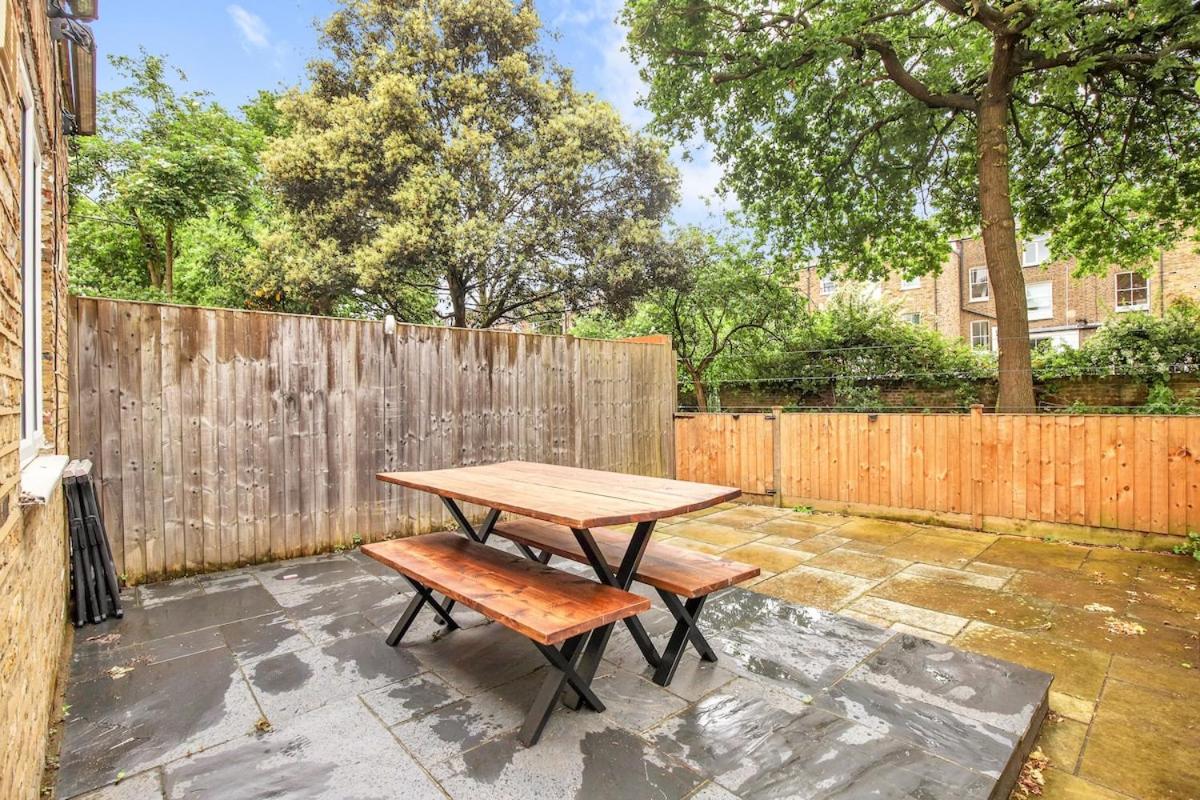 Modern 3 BR Flat Near Tube-Westfield & Central London