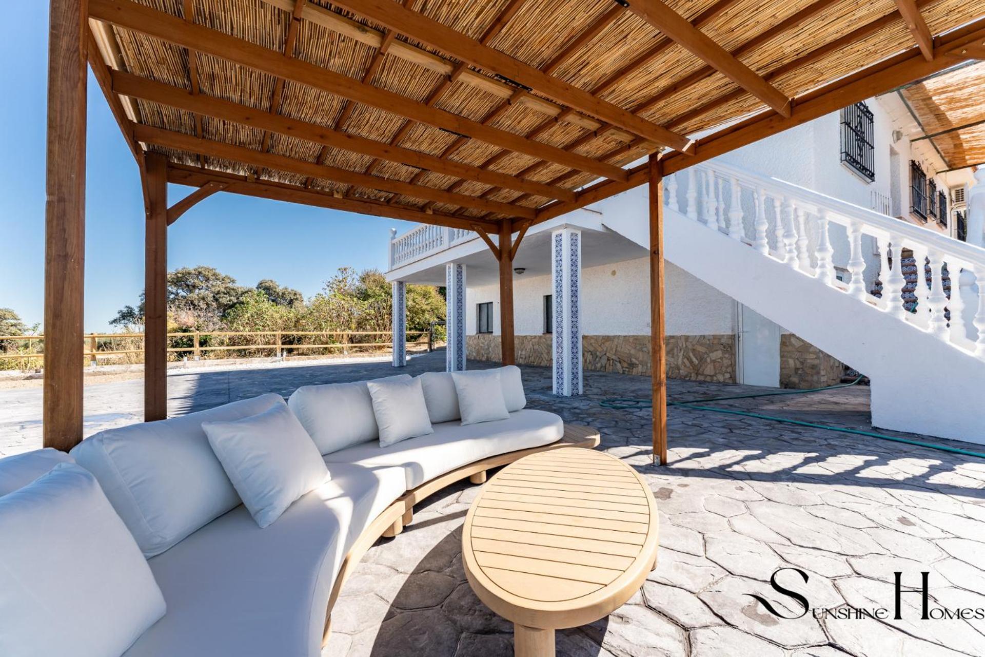 Heated pool & spa villa in the mountains