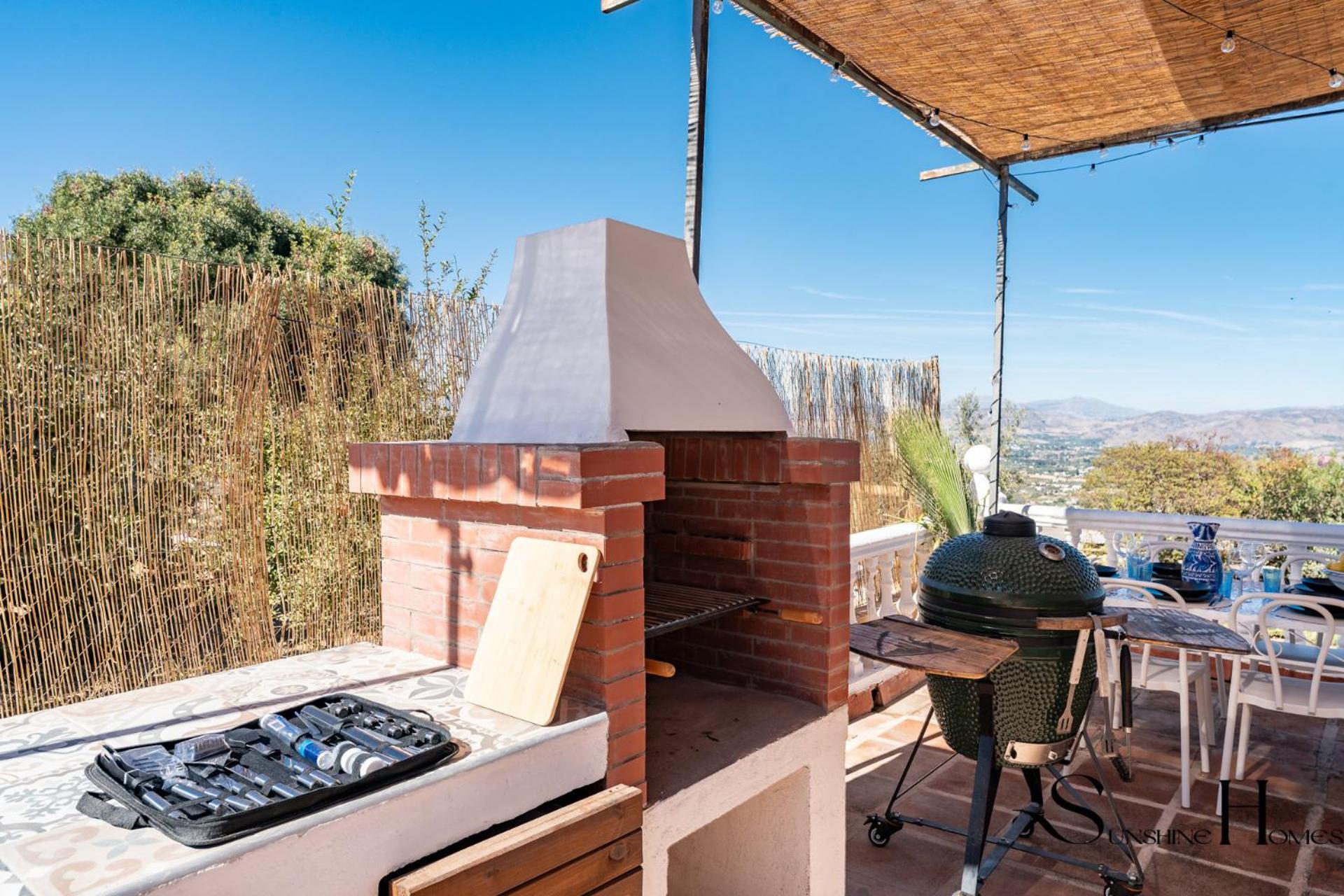Heated pool & spa villa in the mountains