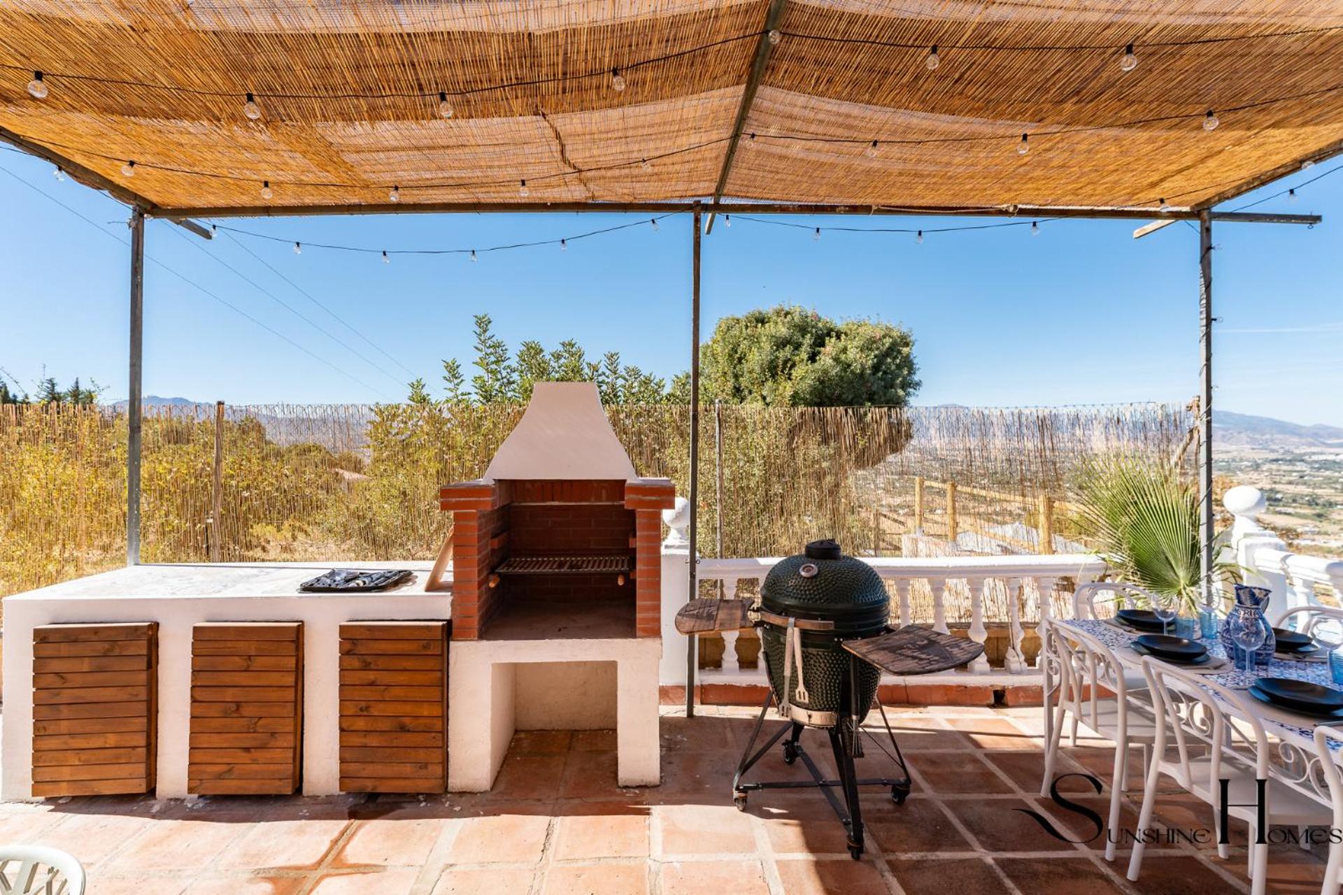 Heated pool & spa villa in the mountains
