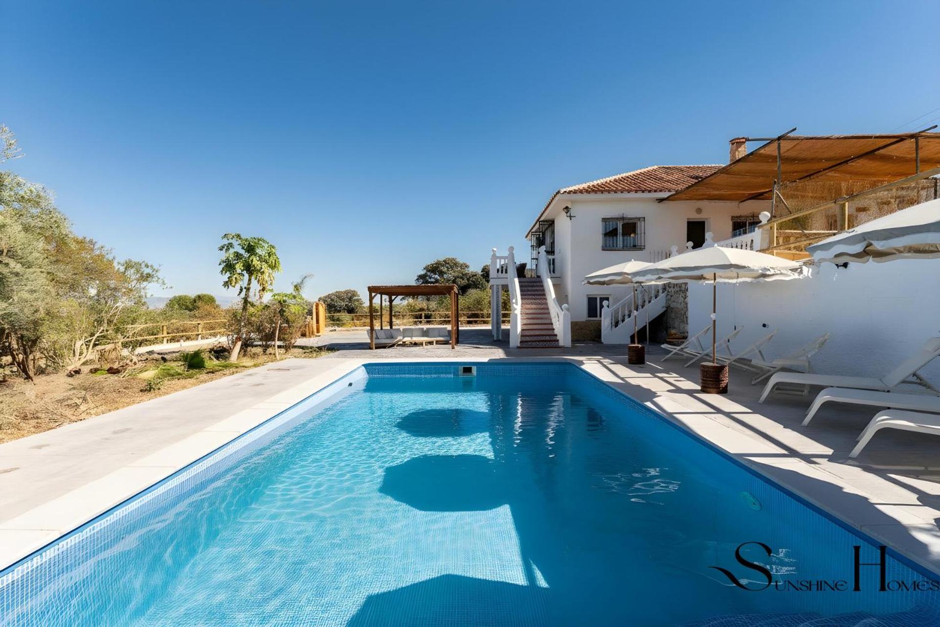 Heated pool & spa villa in the mountains