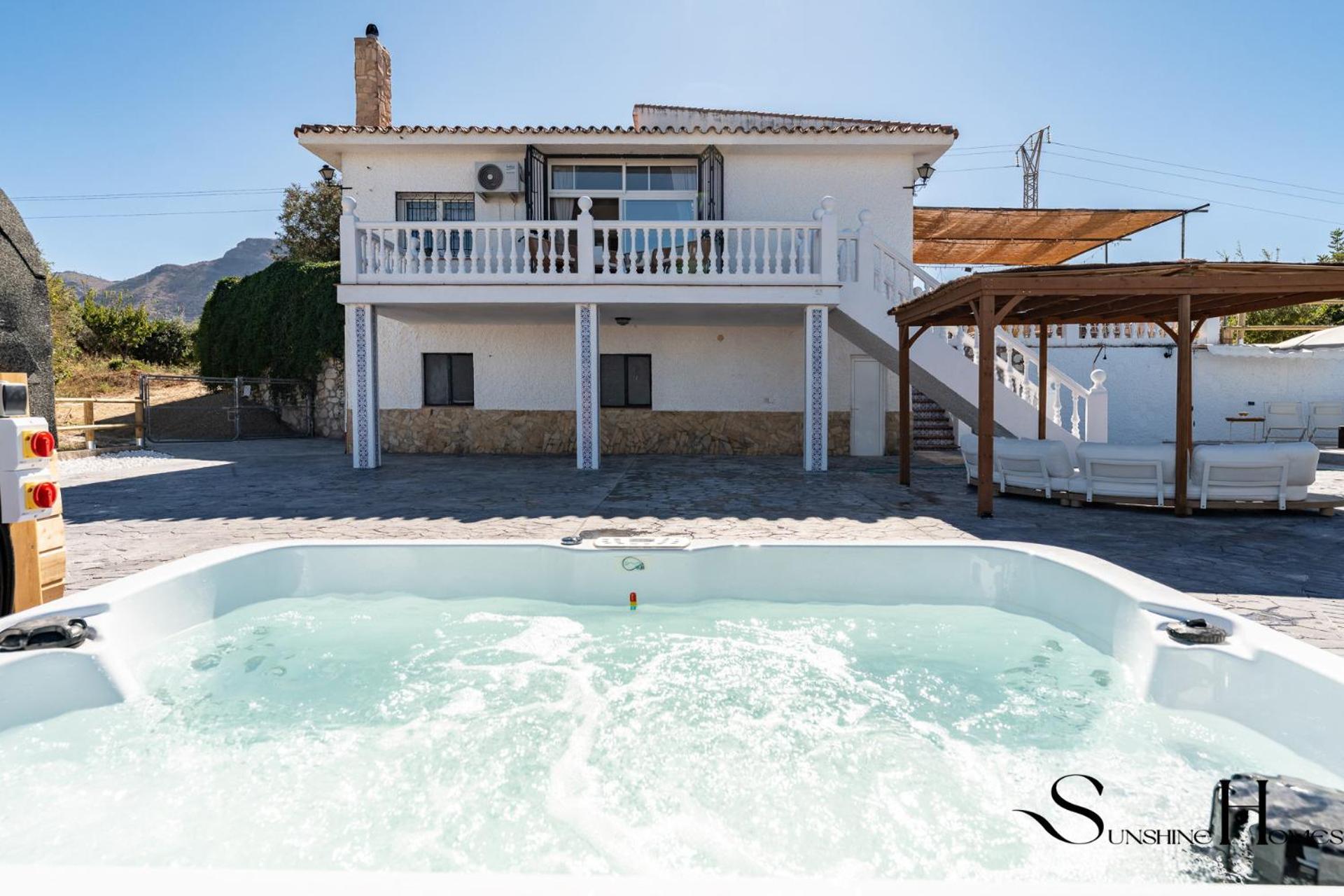 Heated pool & spa villa in the mountains