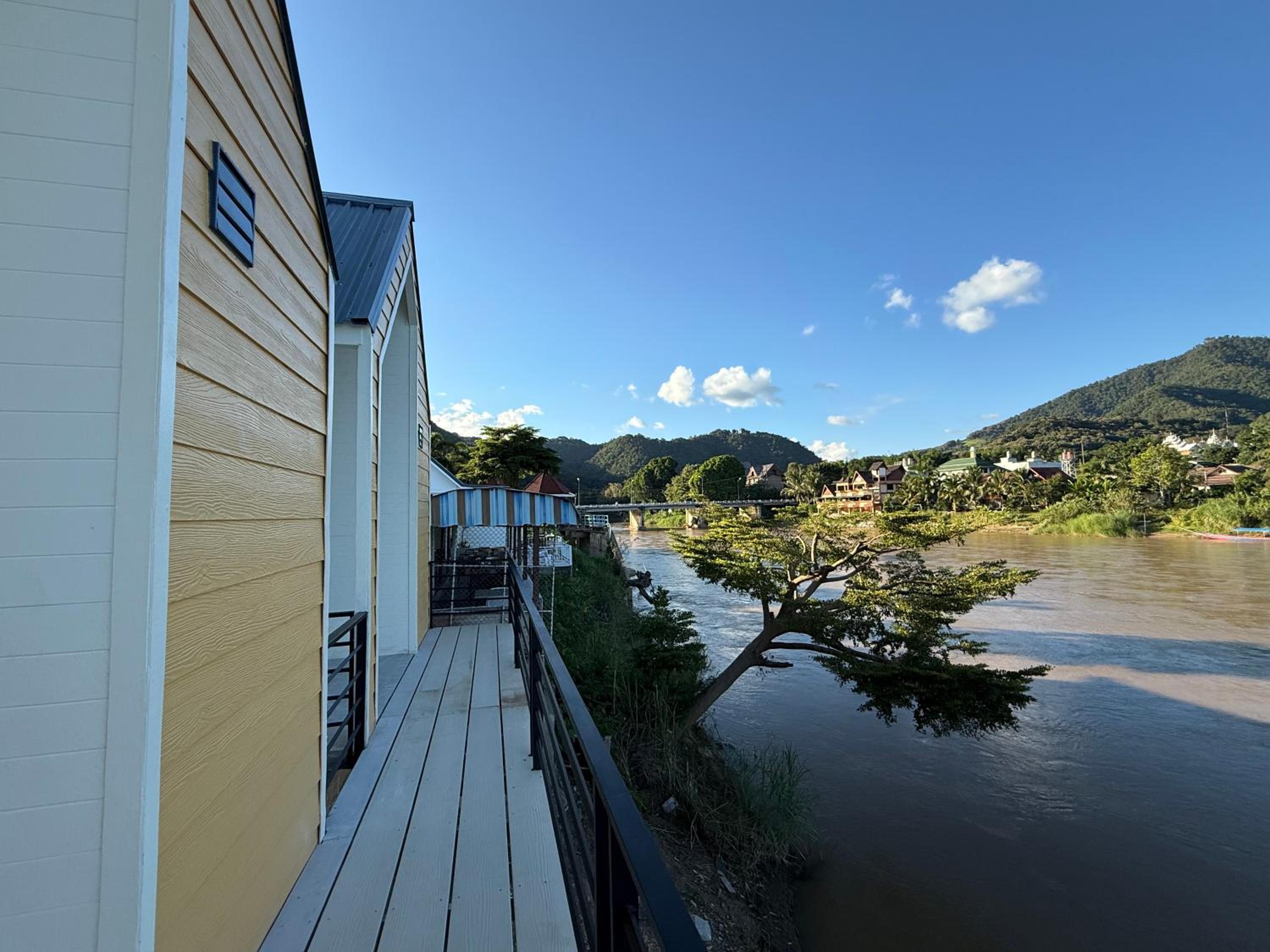 ณิชาวิลล่า ริเวอร์ฟร้อนท์ บ้านท่าตอน Nicha Villa Riverfront BanThaton