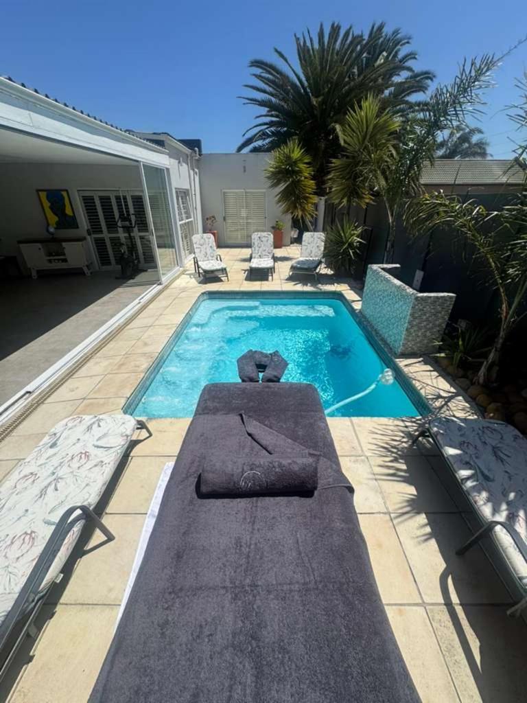 Immaculate,Alttrative &Modern 6 minutes away from the beach