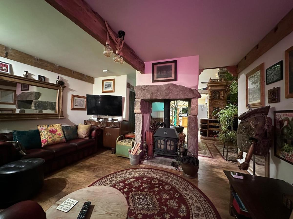 Meagill Corner Farm, barn with hot tub