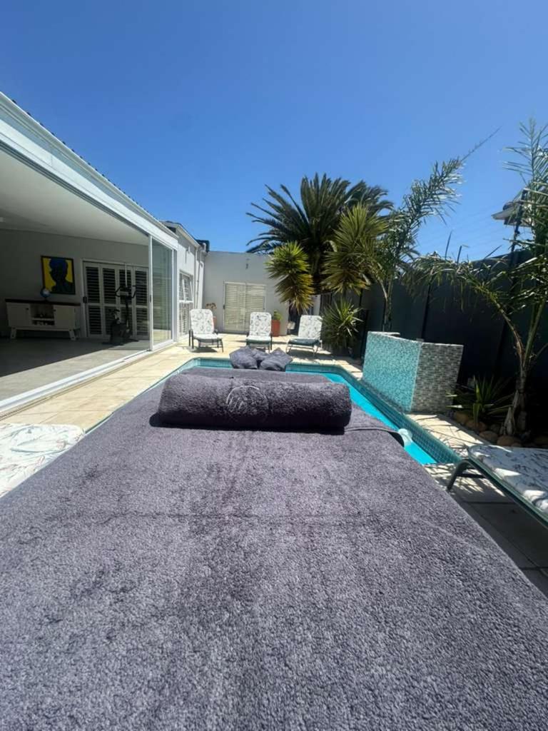 Immaculate,Alttrative &Modern 6 minutes away from the beach