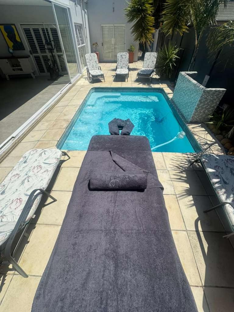 Immaculate,Alttrative &Modern 6 minutes away from the beach