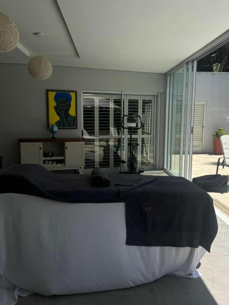 Immaculate,Alttrative &Modern 6 minutes away from the beach