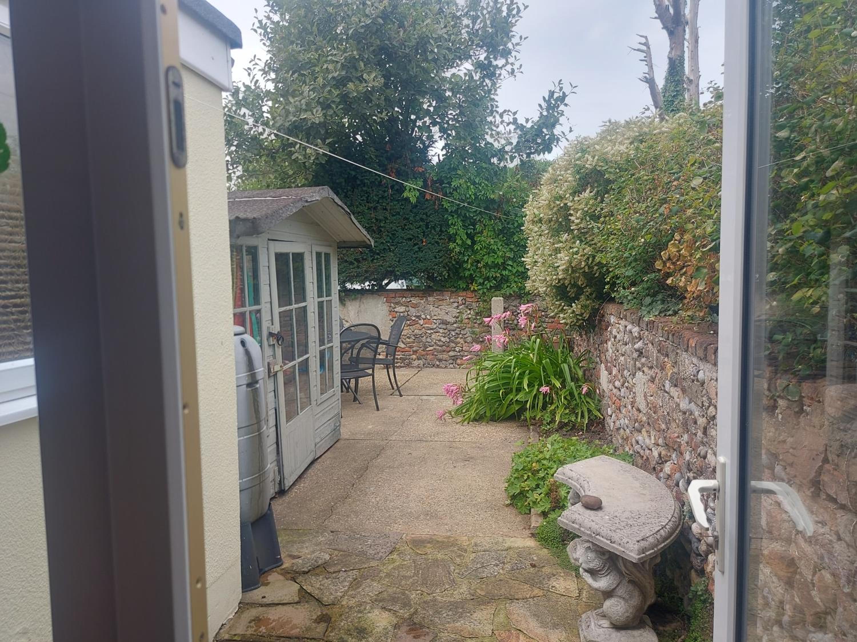 Coastline cottage Pakefield, 2 minutes walk to the beach
