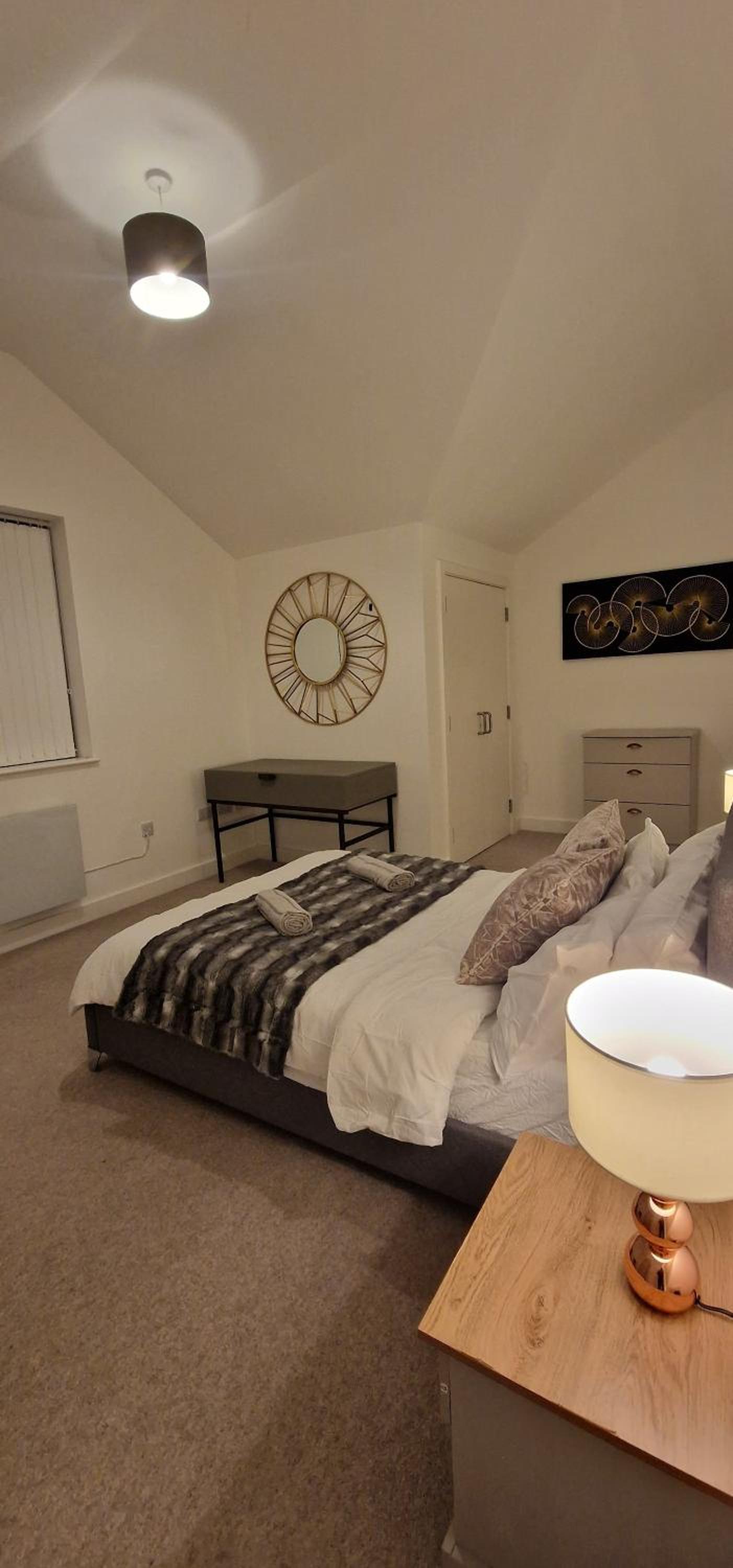 Stylish 2 Floor Penthouse Netflix & Wi-Fi