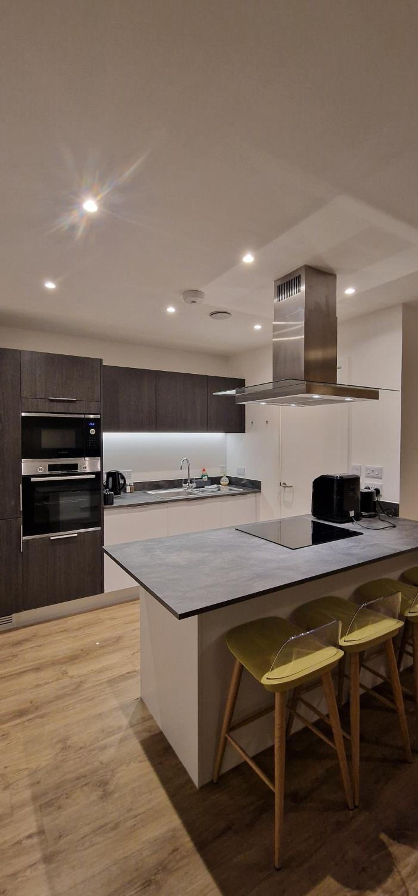 Stylish 2 Floor Penthouse Netflix & Wi-Fi