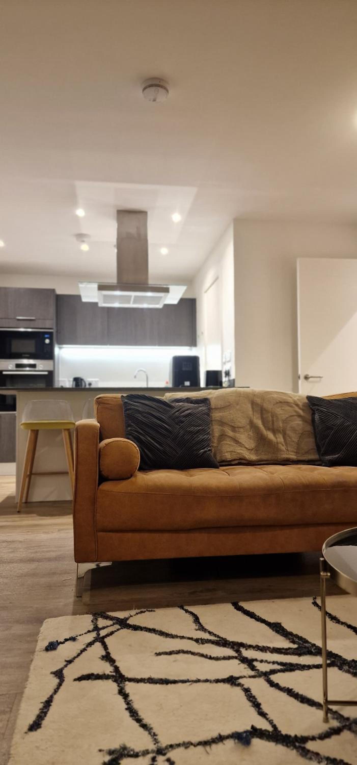 Stylish 2 Floor Penthouse Netflix & Wi-Fi