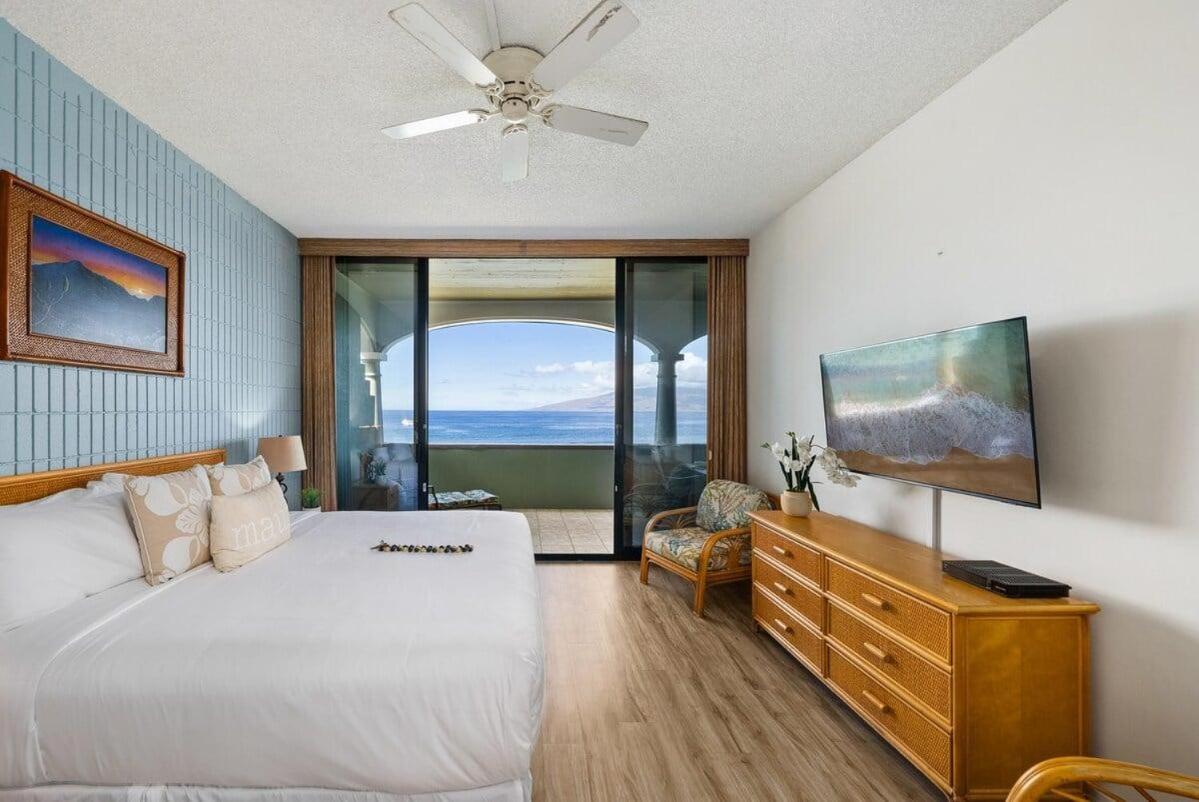 Lahaina Shores PH1 · LS PH1 Oceanfront Penthouse Condo w Panoram