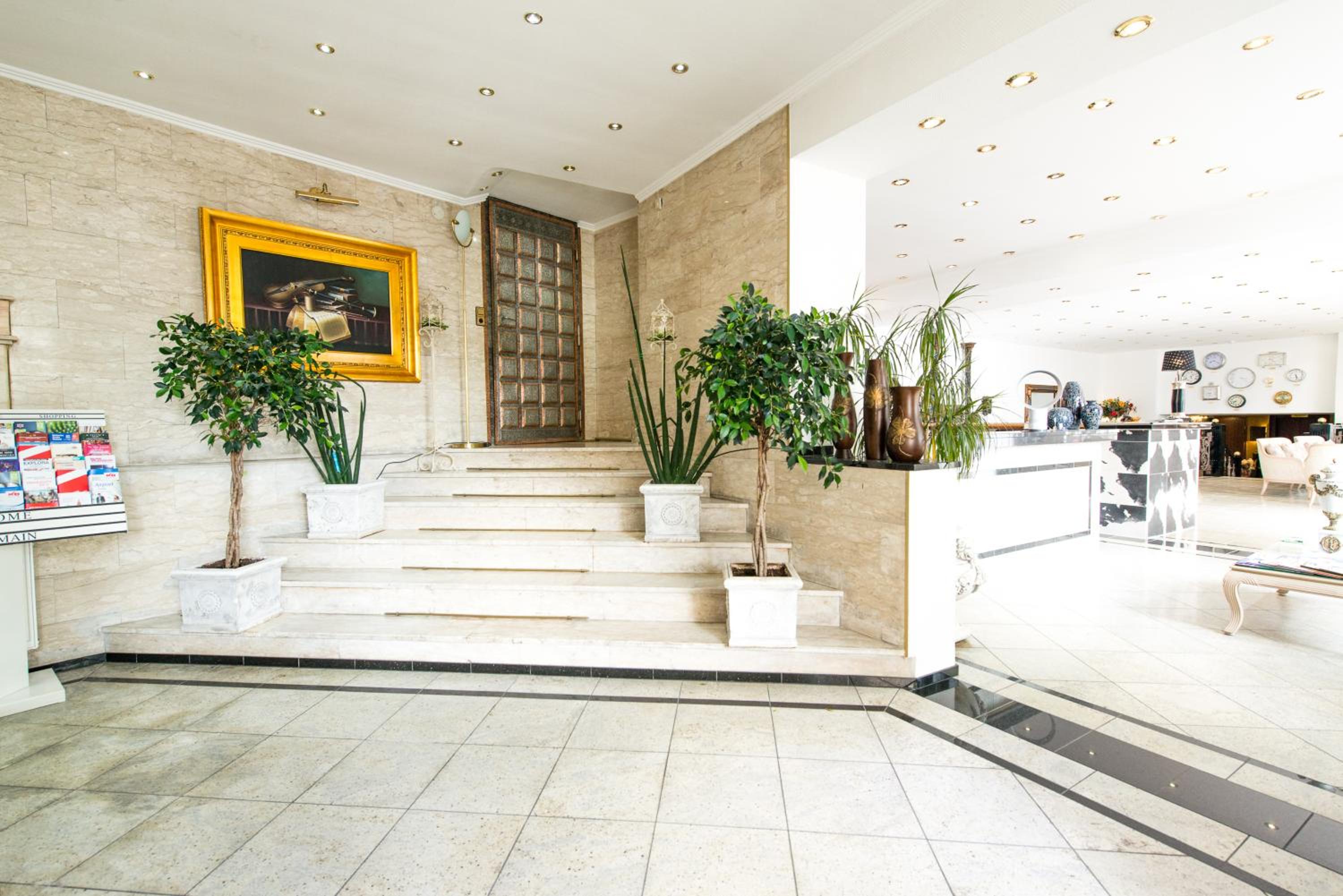 Offenbach Vacations - Lowen Hotel - Property Image 4