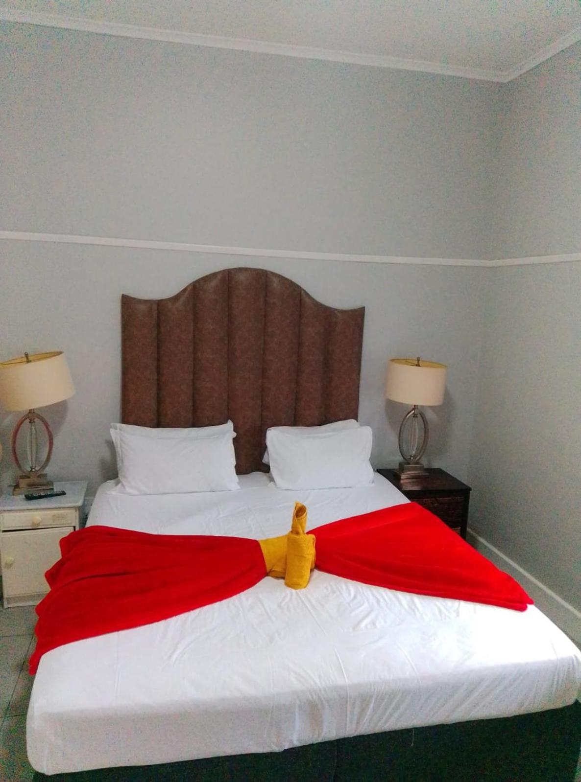 Neo & Ruks Guest Houses Boston Belleville