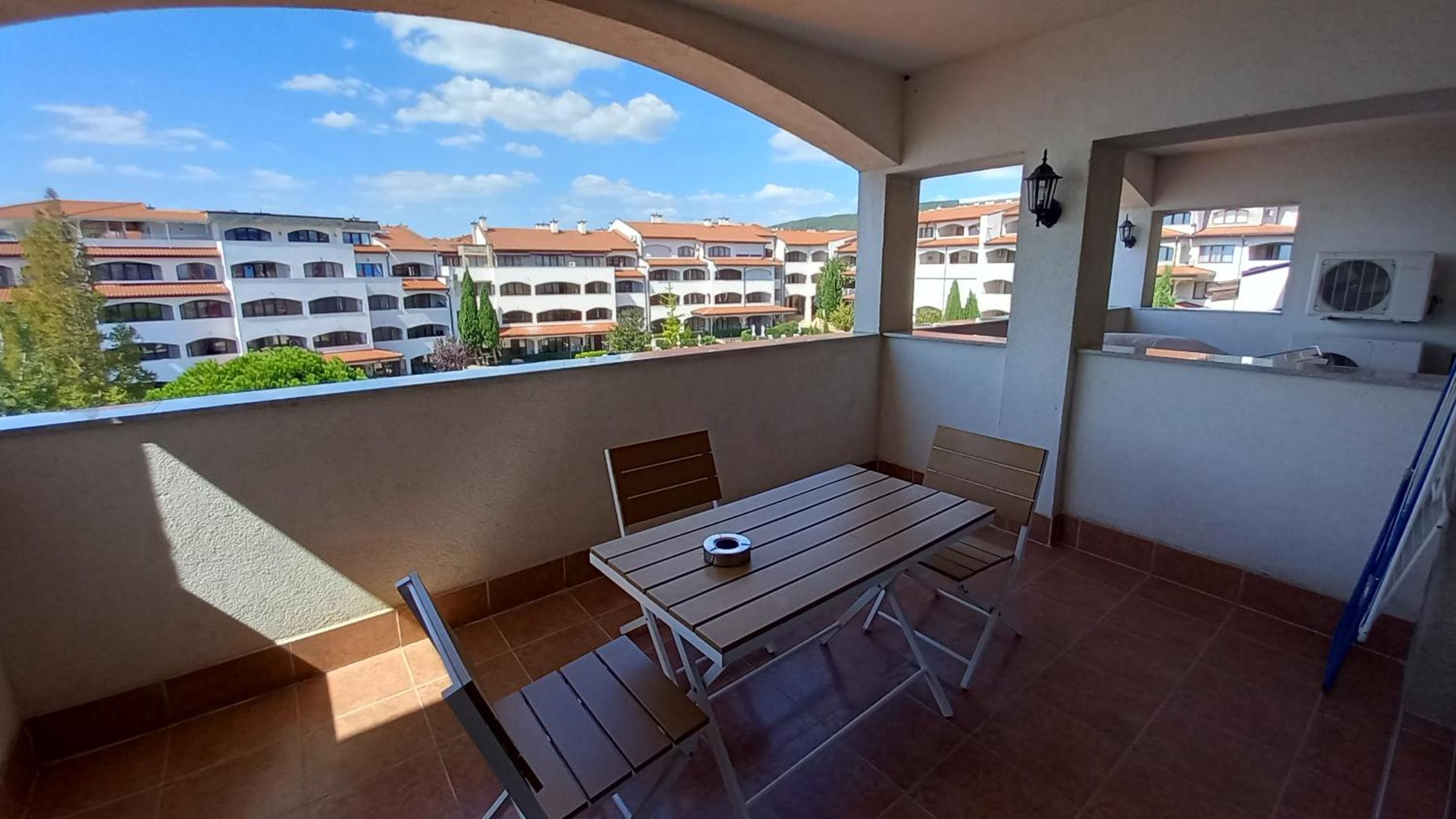 5-Star Spacious Beachfront Studio